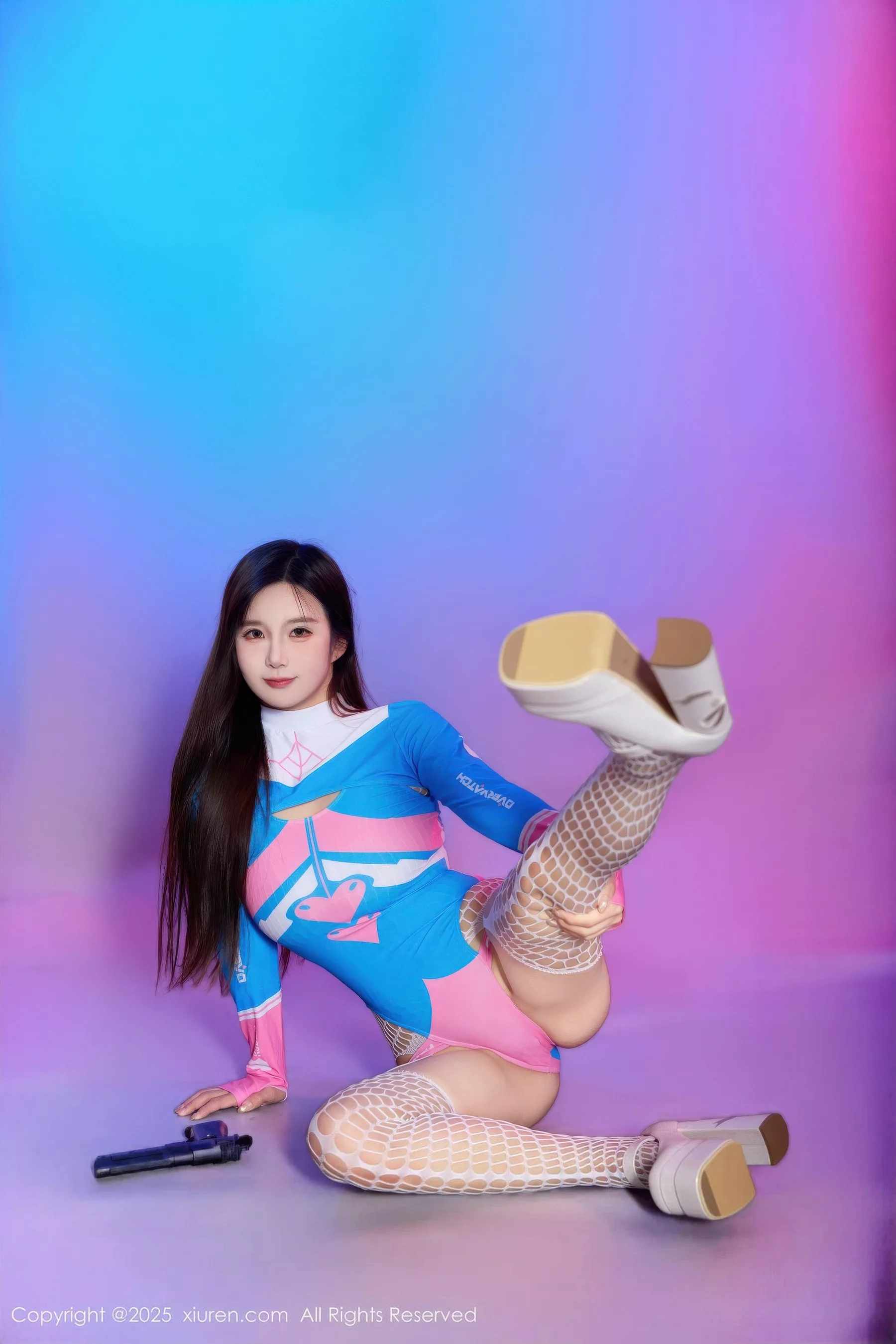 [XiuRen]高清写真图 2025.10.17 No.10886 小肉肉咪 Cosplay装扮
