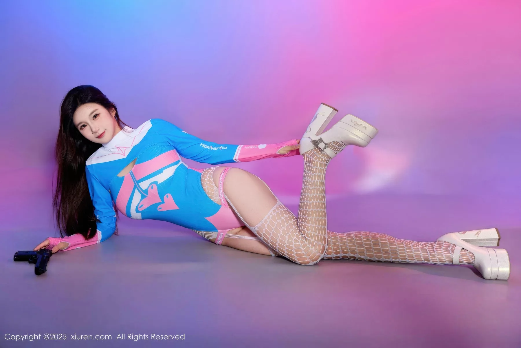 [XiuRen]高清写真图 2025.10.17 No.10886 小肉肉咪 Cosplay装扮