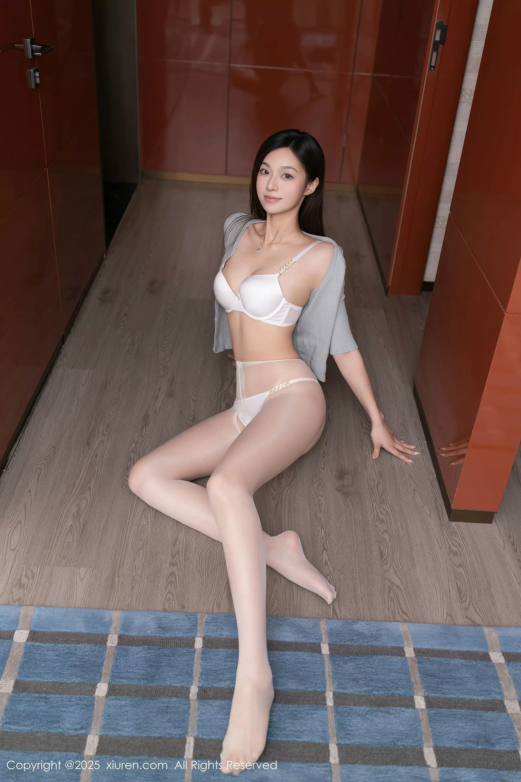 [XiuRen]高清写真图 2025.10.17 No.10881 kiki柚柚 原色丝袜
