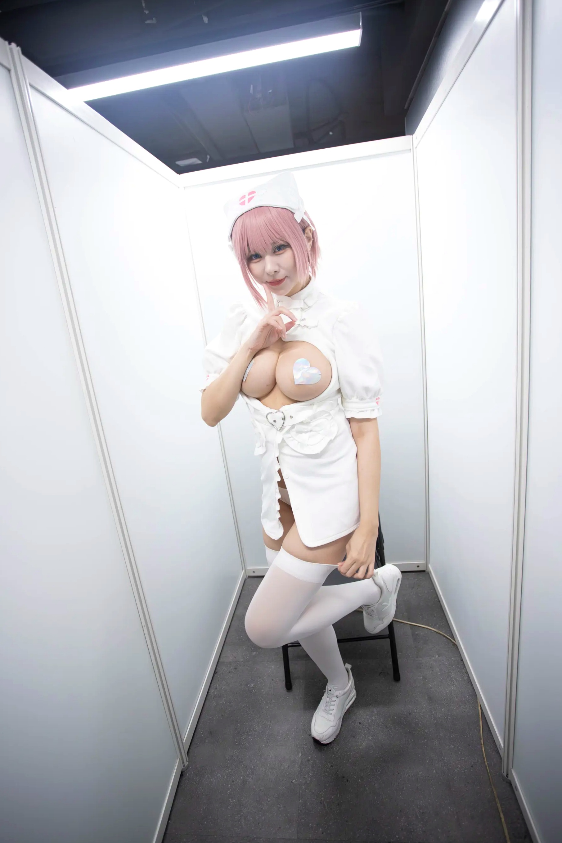 Gallery - 小空sora - 护士一花 Nurse Ichika [18P] 性感镂空制服COS写真护士角色扮演性感大尺度波涛胸涌 女神私房照_秀色女神 - image 6