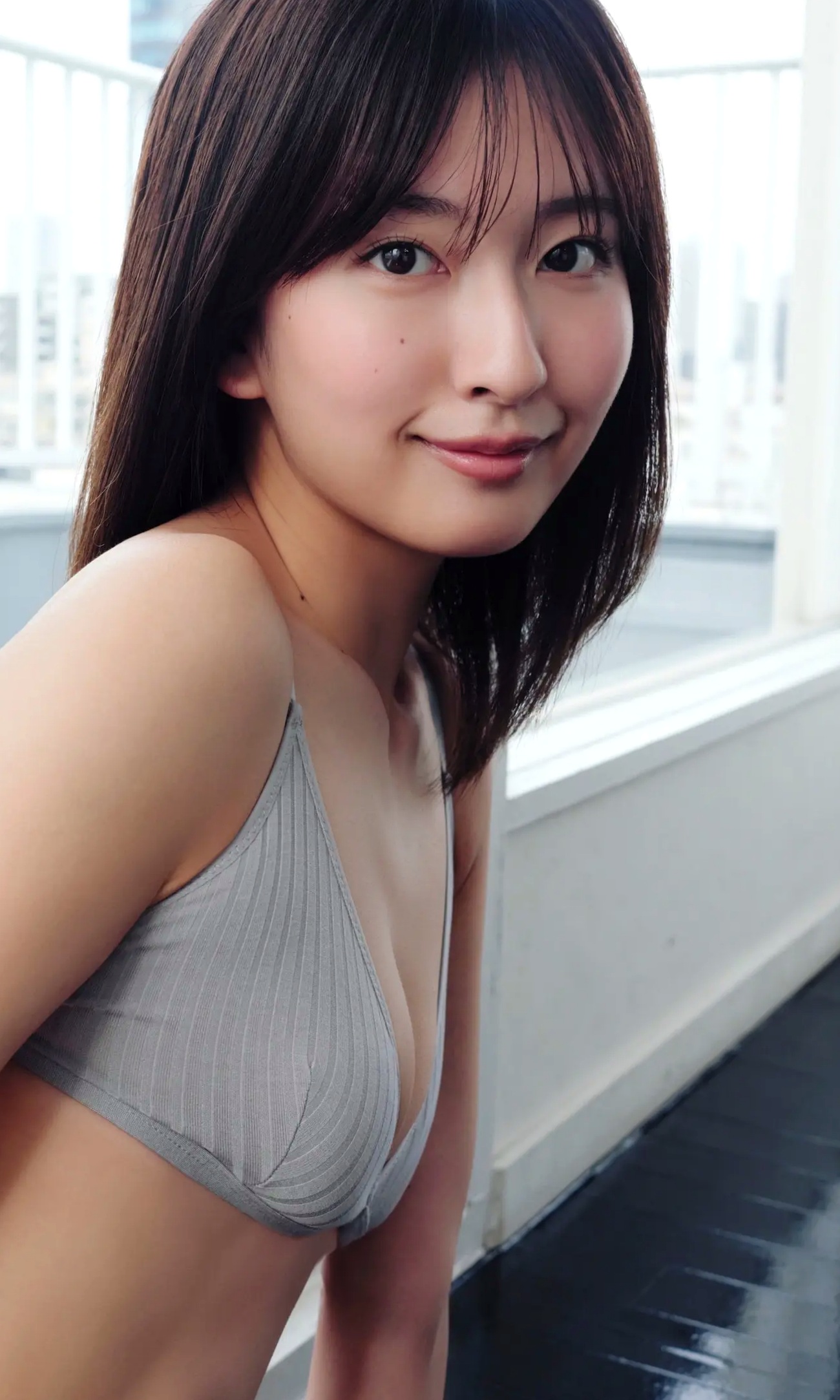Gallery - 斉藤里奈 - 清纯家居与条纹比基尼性感写真 Attractive [61P]日本比基尼家居清纯性感 女神私房照_秀色女神 - image 9