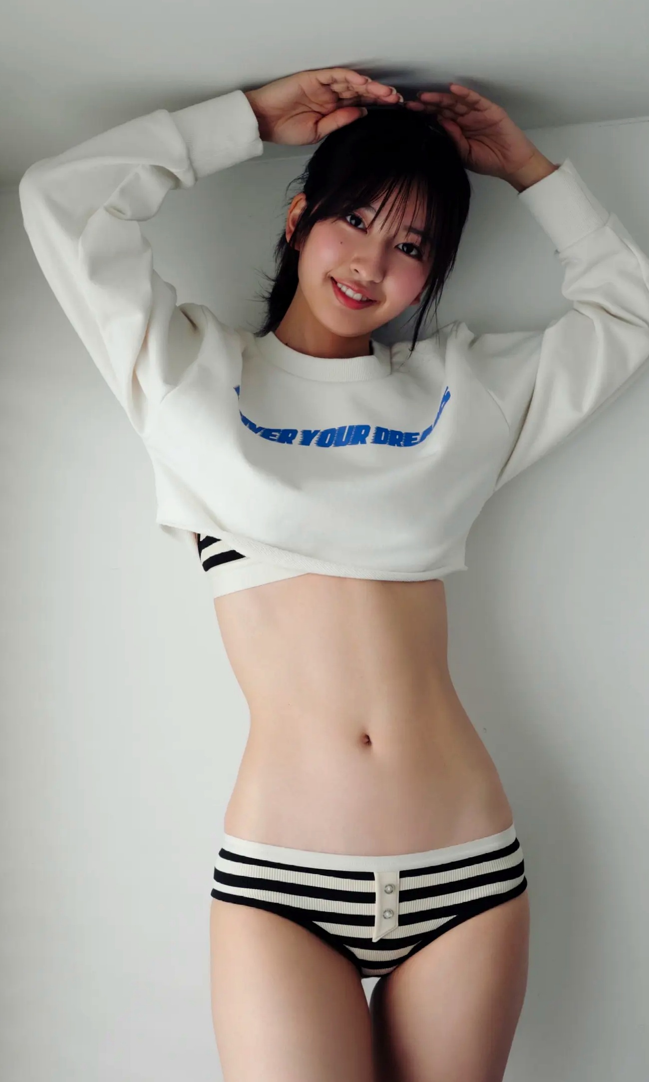Gallery - 斉藤里奈 - 清纯家居与条纹比基尼性感写真 Attractive [61P]日本比基尼家居清纯性感 女神私房照_秀色女神 - image 16