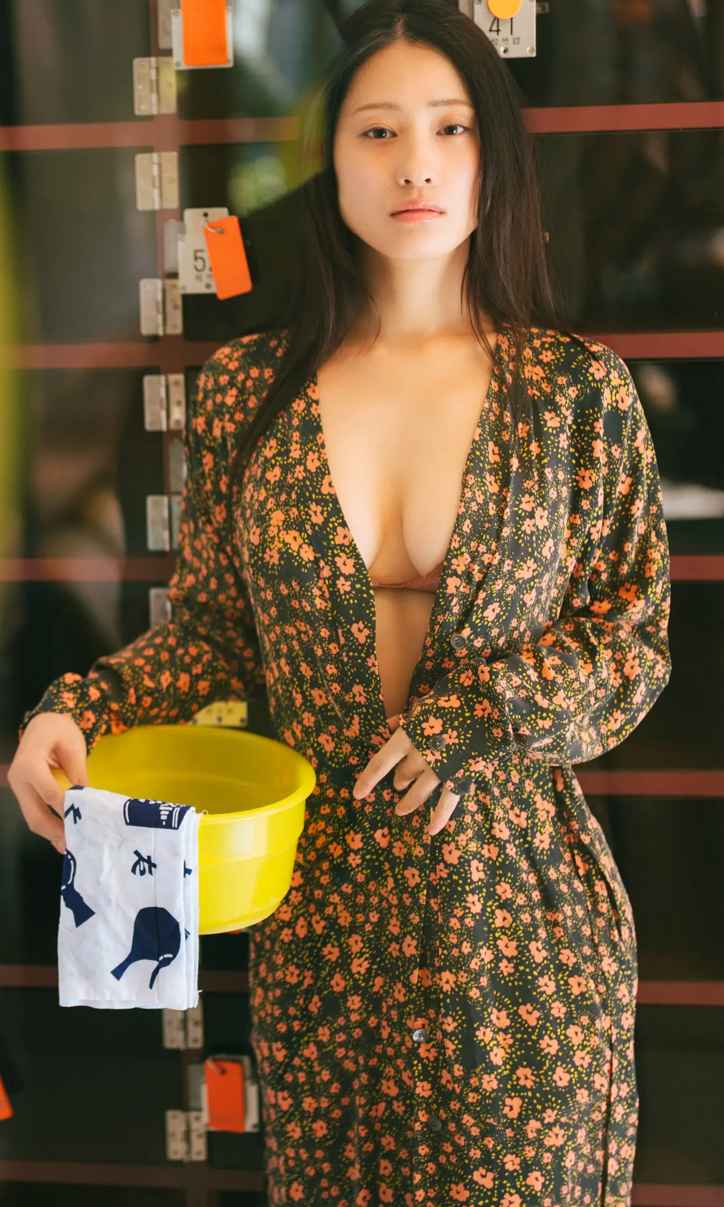澄田綾乃《覗いてはいけない》浴室湿身性感内衣私房写真 [77P]