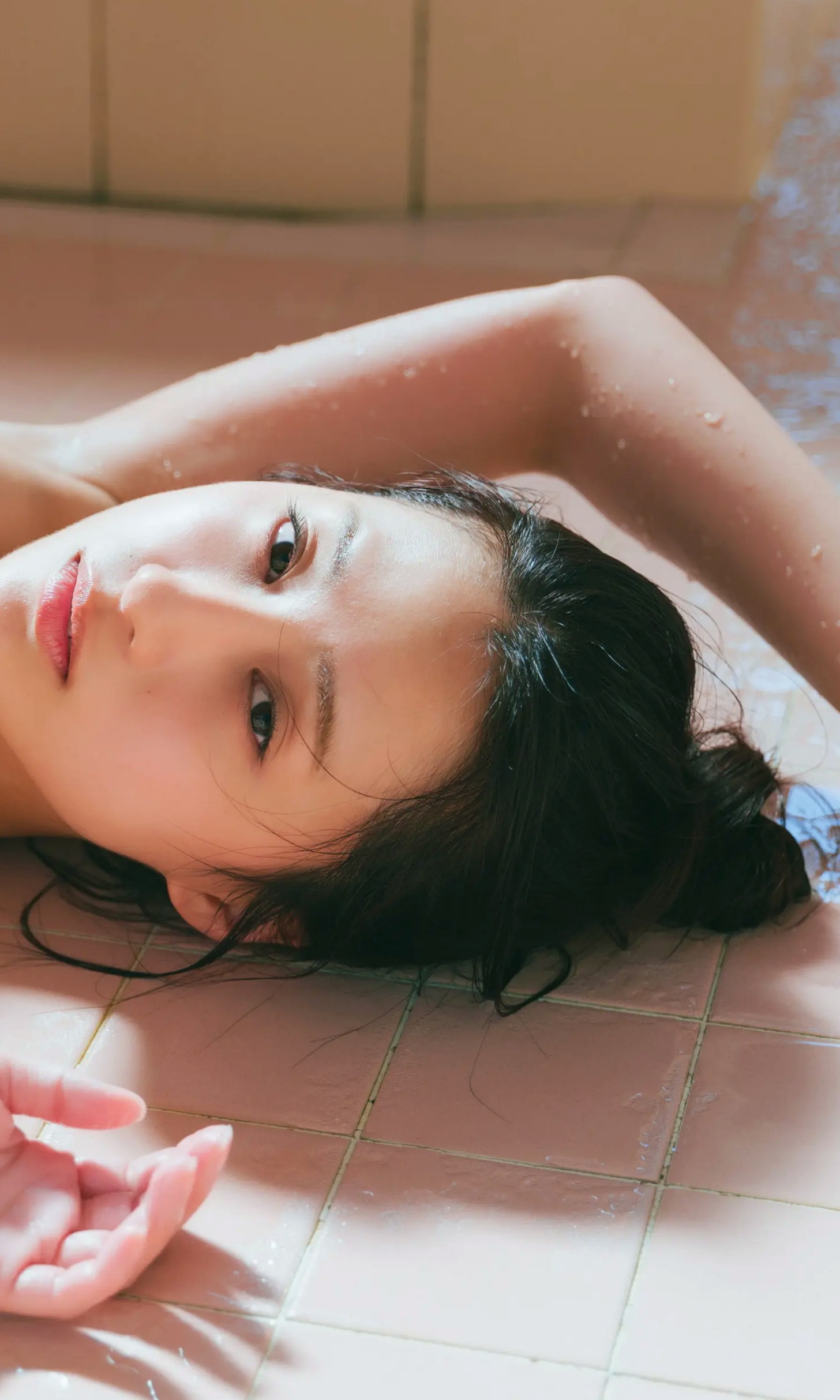 澄田綾乃《覗いてはいけない》浴室湿身性感内衣私房写真 [77P]