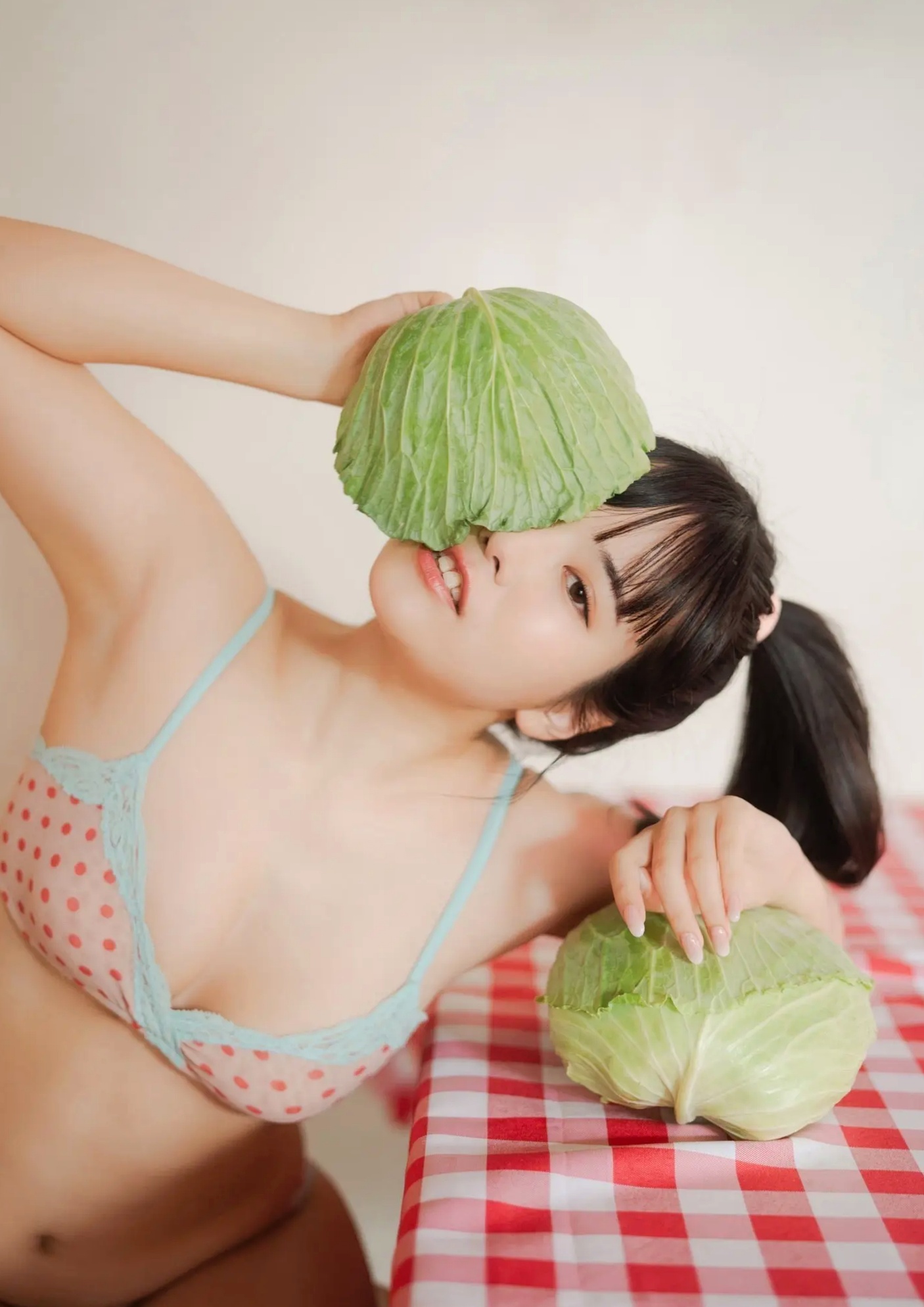 东云云《東雲うみ - Gテレデジタル！[48P]》复古私房性感内衣写真