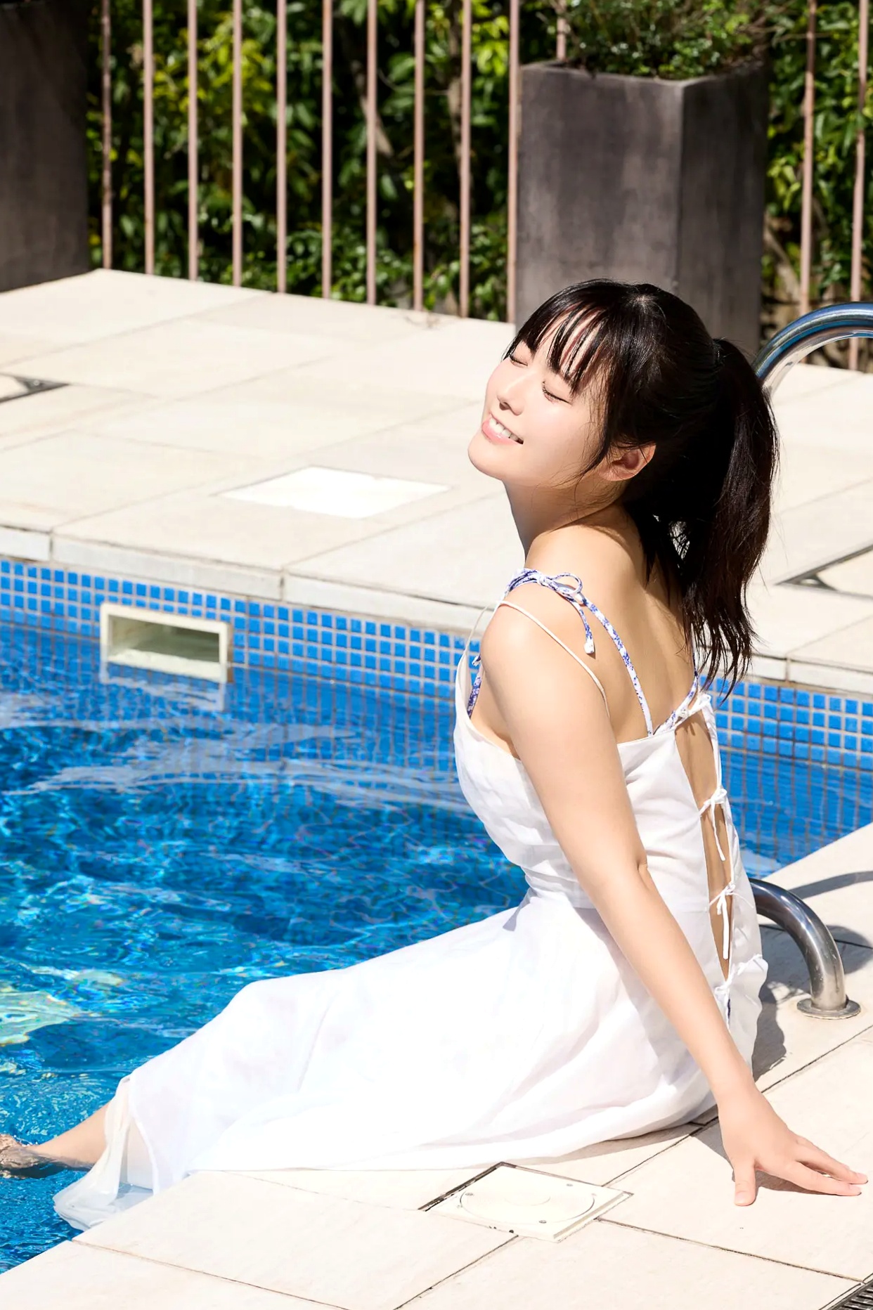 东云云《いつでもいっしょ！》日本性感女神家居内衣与泳池私房写真