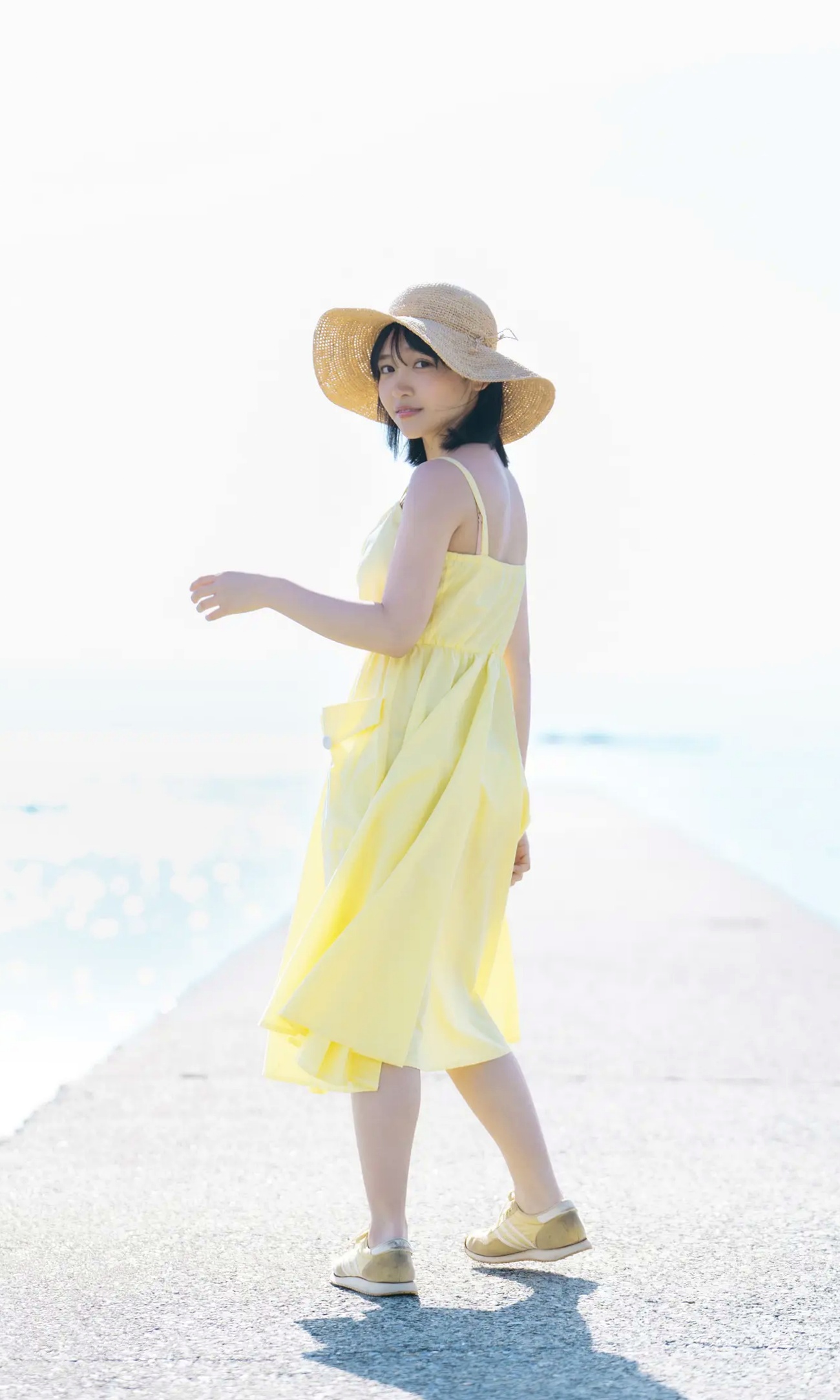 紀内乃秋 - 所属0日デビュー 阳光海边清纯比基尼与治愈连衣裙写真 [69P]