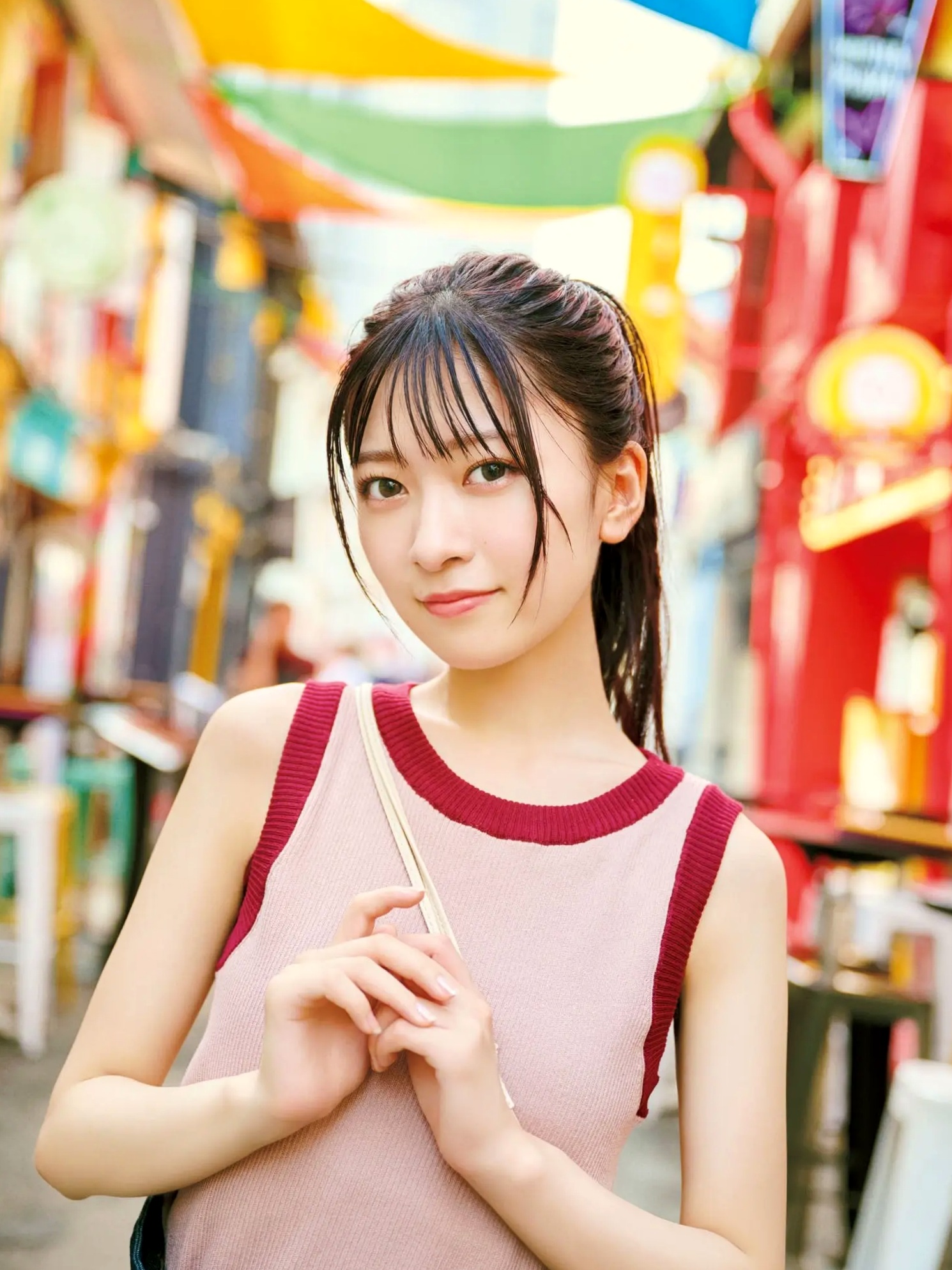 鈴原希実《届け》写真集 - 日本治愈系女神户外旅拍与优雅私房画报 [126P]