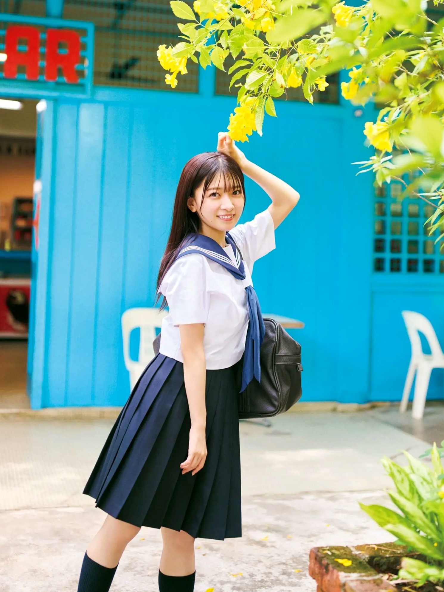 鈴原希実《届け》写真集 - 日本治愈系女神户外旅拍与优雅私房画报 [126P]