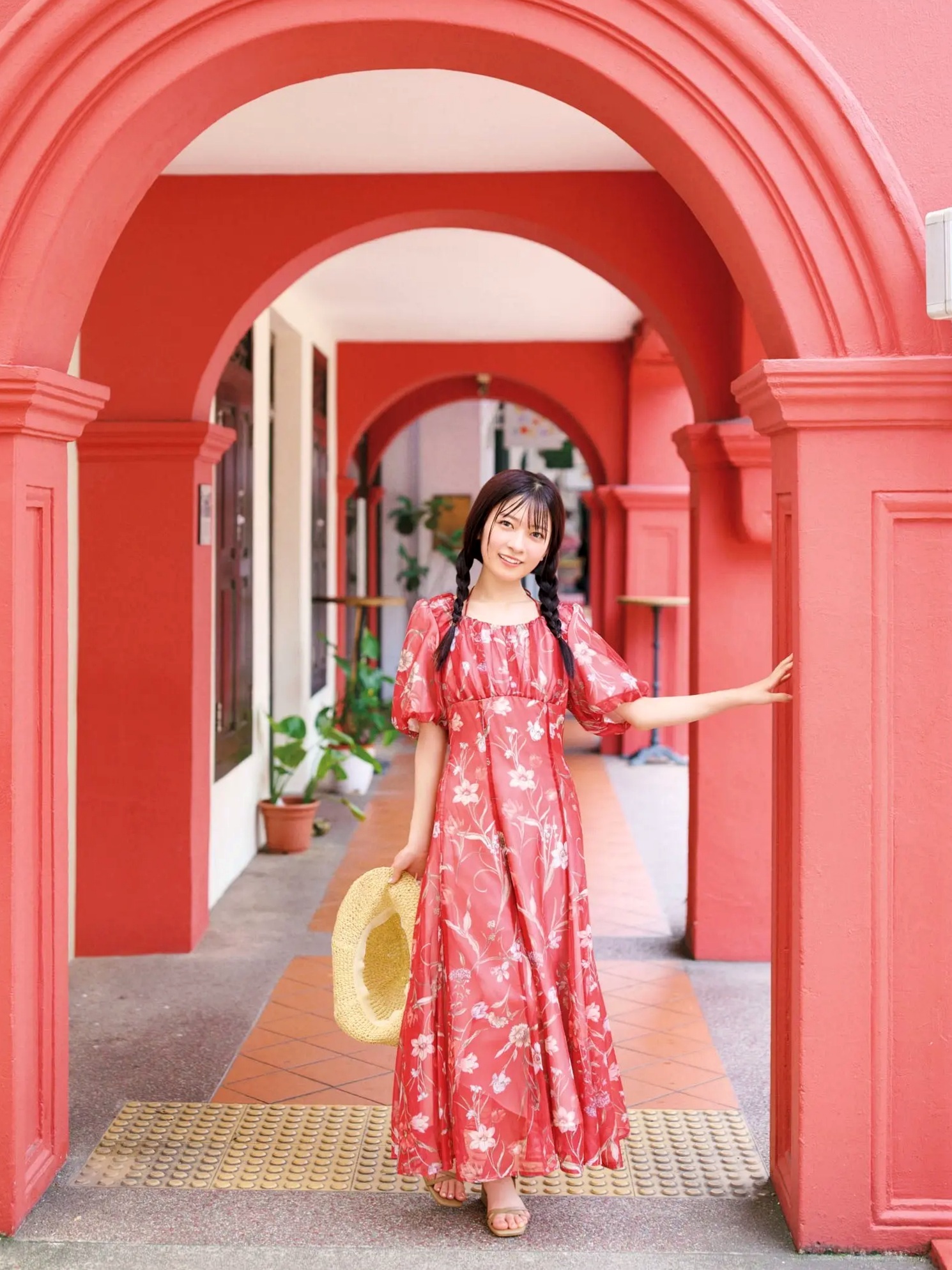 鈴原希実《届け》写真集 - 日本治愈系女神户外旅拍与优雅私房画报 [126P]