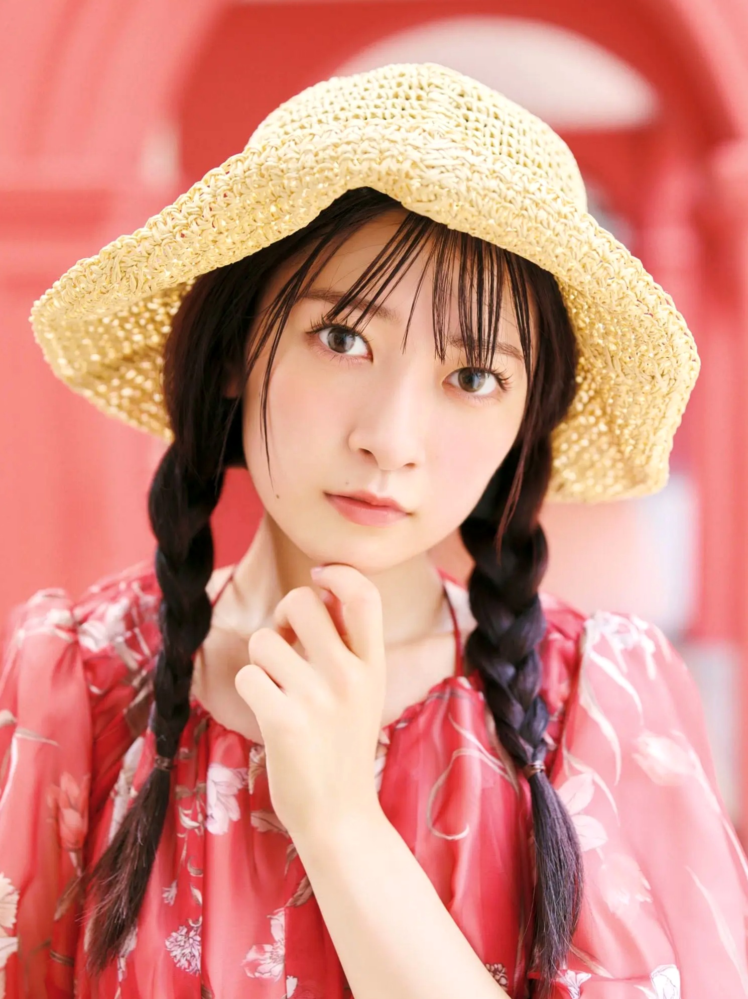 鈴原希実《届け》写真集 - 日本治愈系女神户外旅拍与优雅私房画报 [126P]
