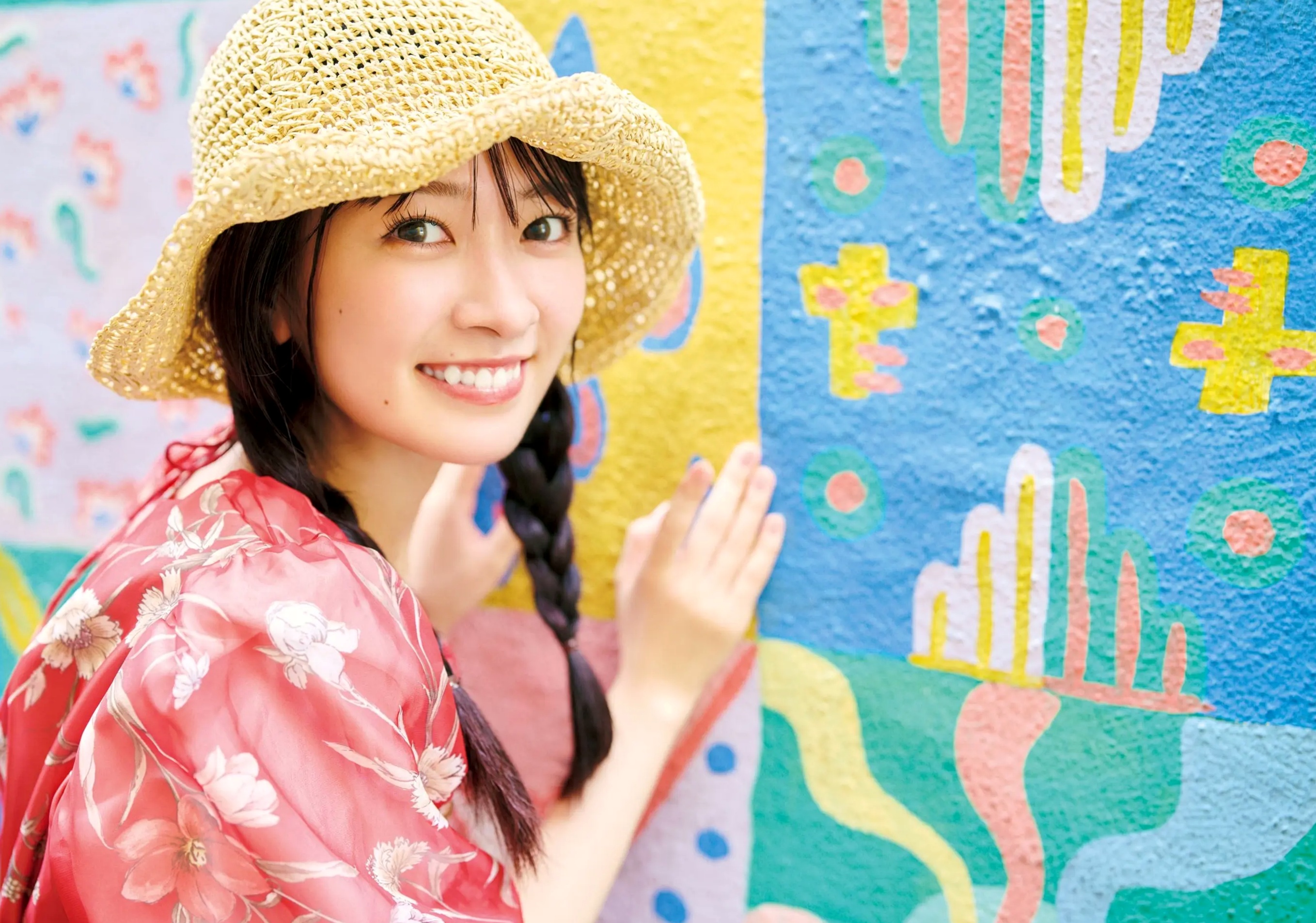 鈴原希実《届け》写真集 - 日本治愈系女神户外旅拍与优雅私房画报 [126P]
