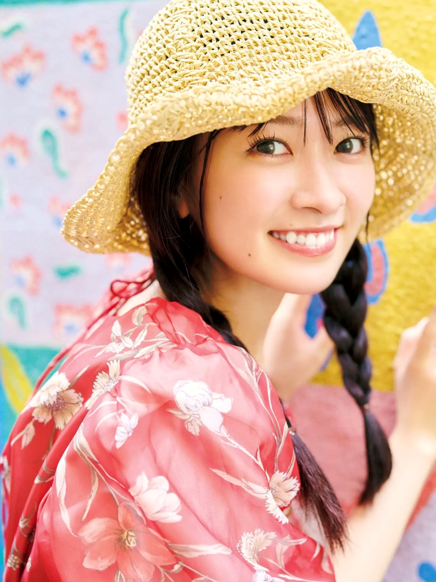 鈴原希実《届け》写真集 - 日本治愈系女神户外旅拍与优雅私房画报 [126P]