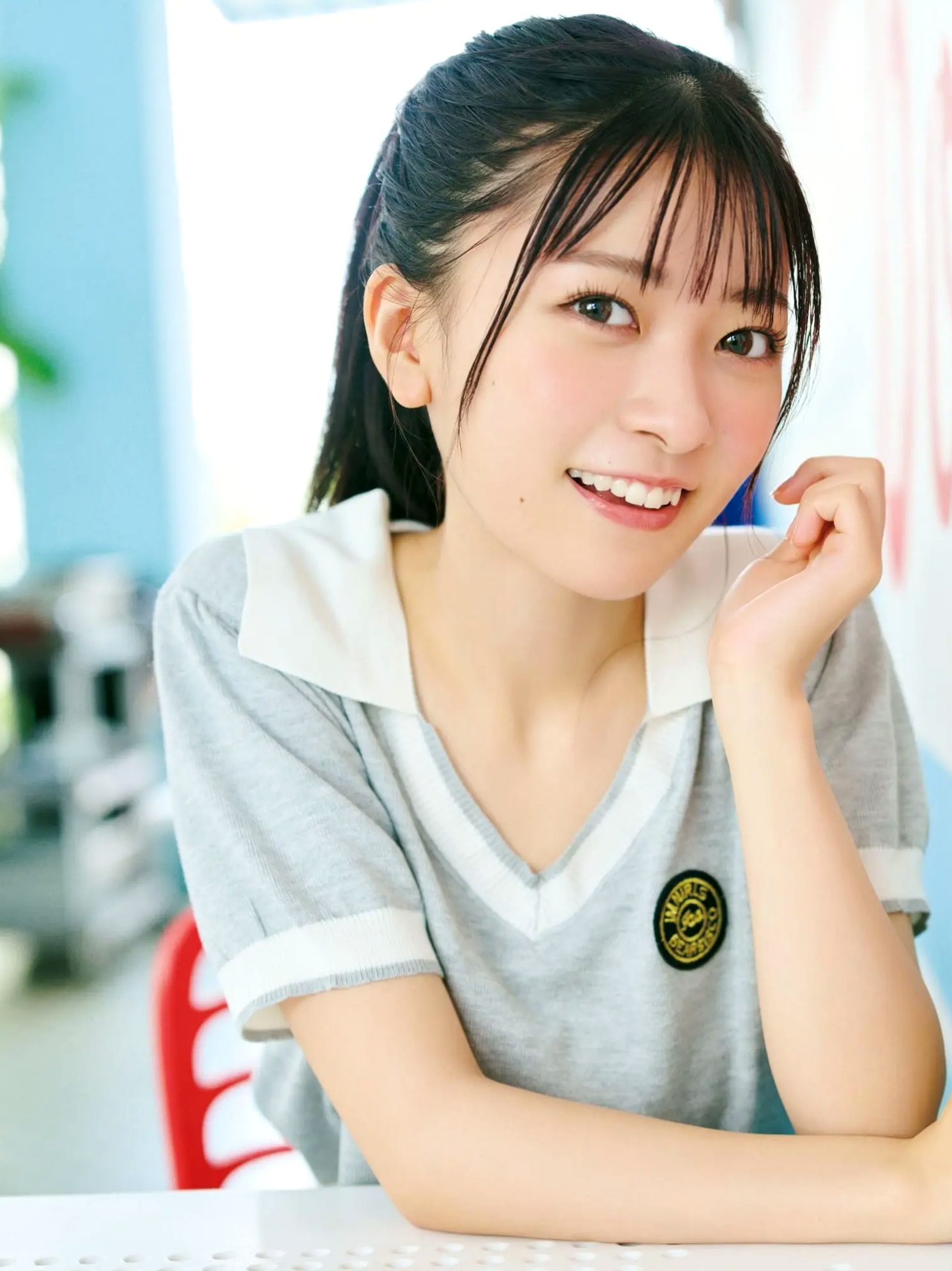 鈴原希実《届け》写真集 - 日本治愈系女神户外旅拍与优雅私房画报 [126P]