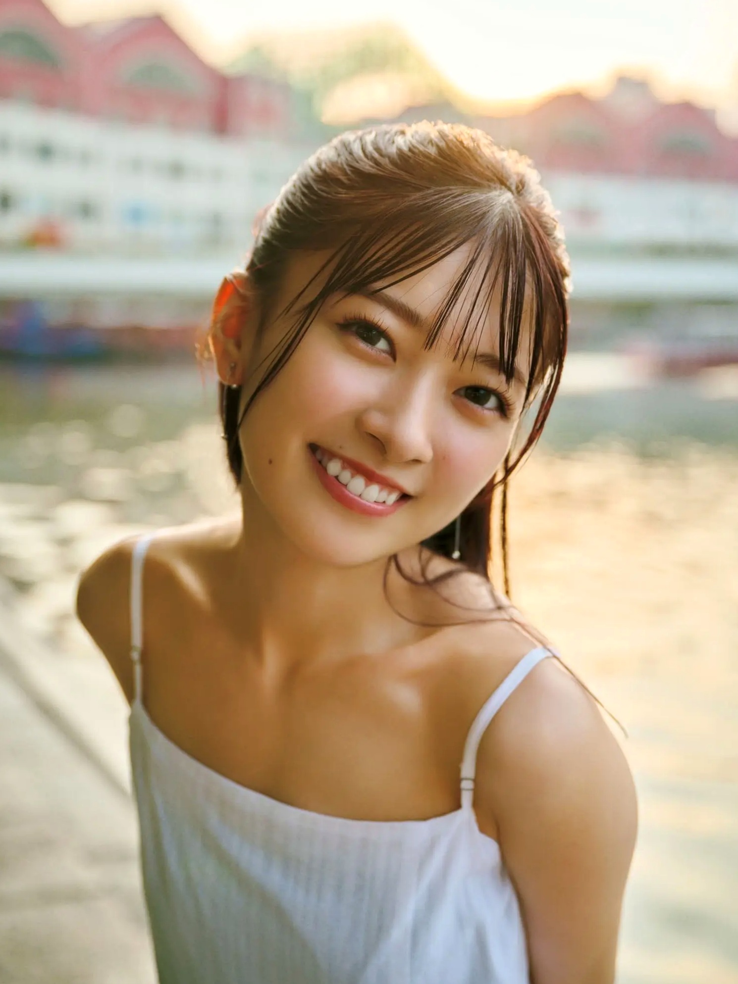 鈴原希実《届け》写真集 - 日本治愈系女神户外旅拍与优雅私房画报 [126P]