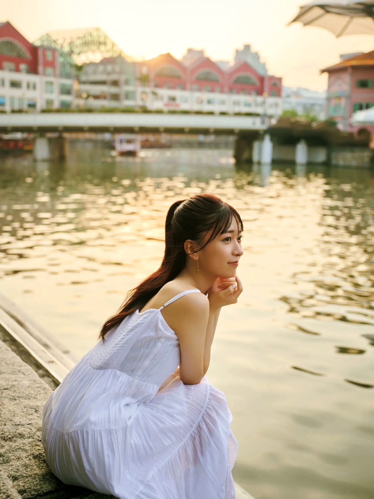 鈴原希実《届け》写真集 - 日本治愈系女神户外旅拍与优雅私房画报 [126P]