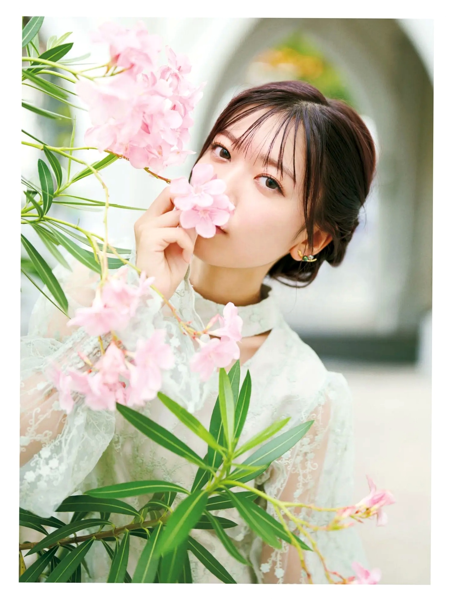 鈴原希実《届け》写真集 - 日本治愈系女神户外旅拍与优雅私房画报 [126P]