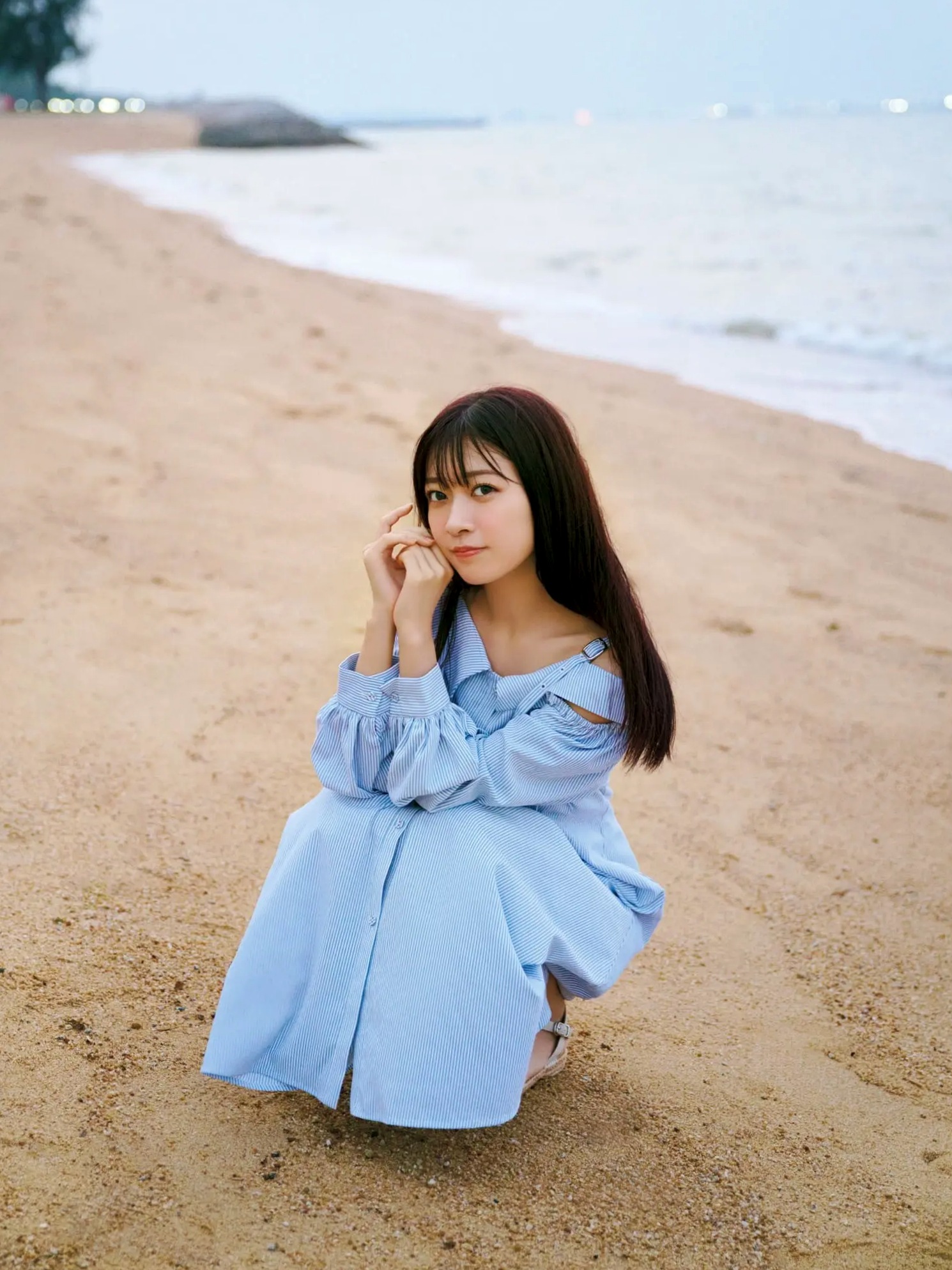 鈴原希実《届け》写真集 - 日本治愈系女神户外旅拍与优雅私房画报 [126P]