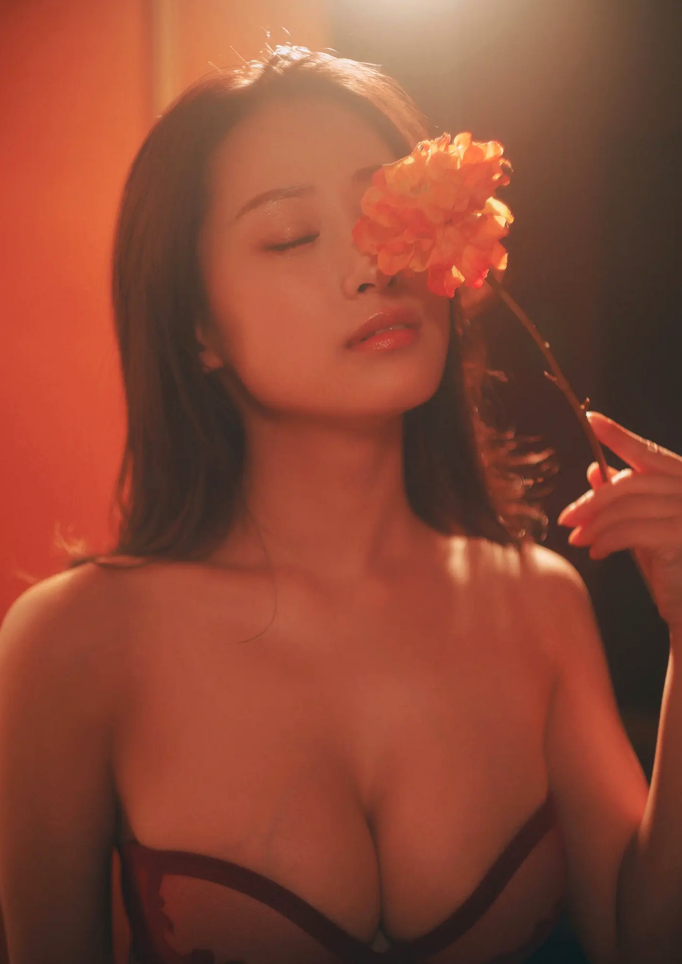 澄田綾乃 - From Twiligh To The Night 红色内衣性感魅惑私房写真 [41P]
