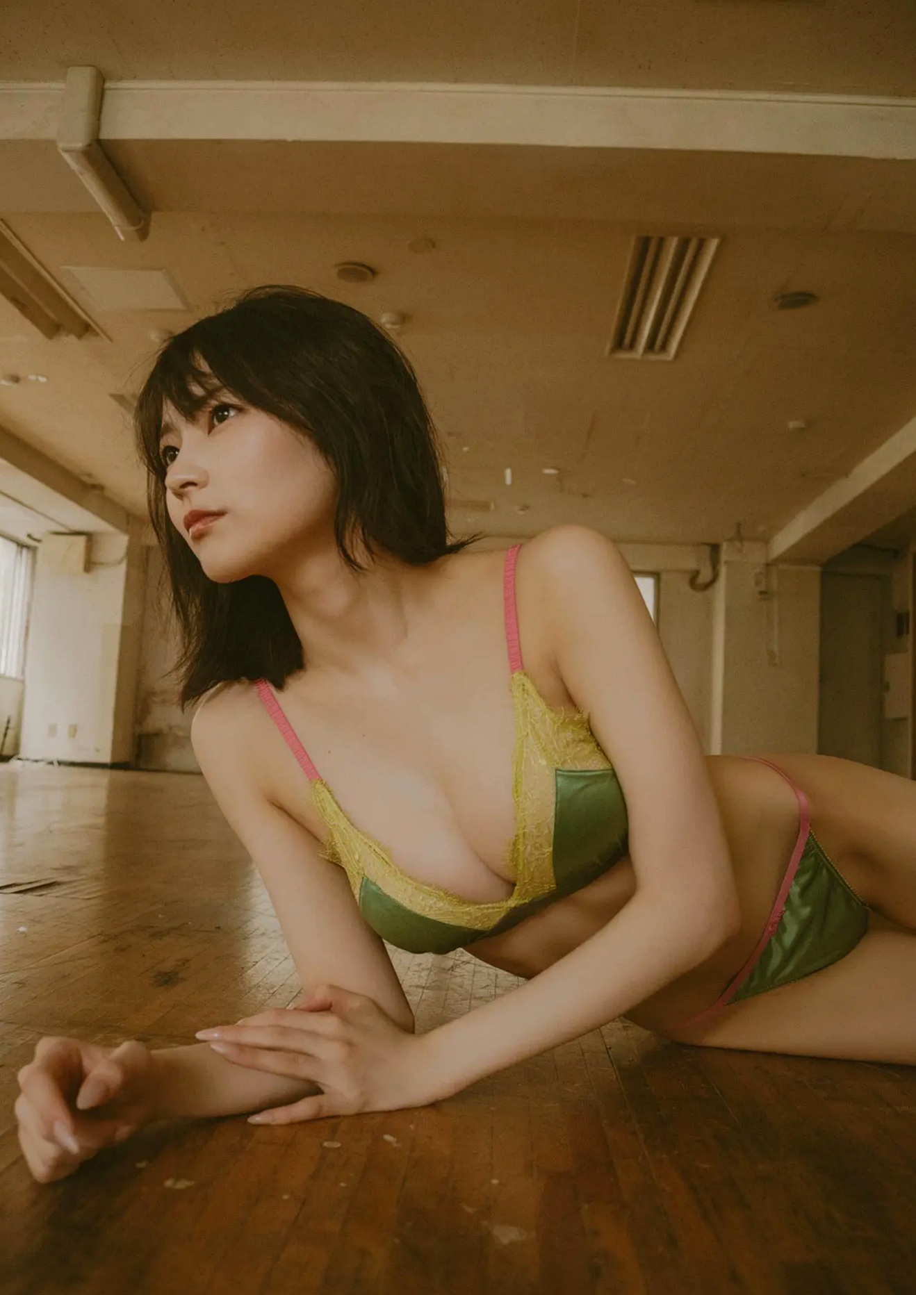 宇咲 - KEEP ON EYES [47P] 日本性感内衣比基尼复古私房写真