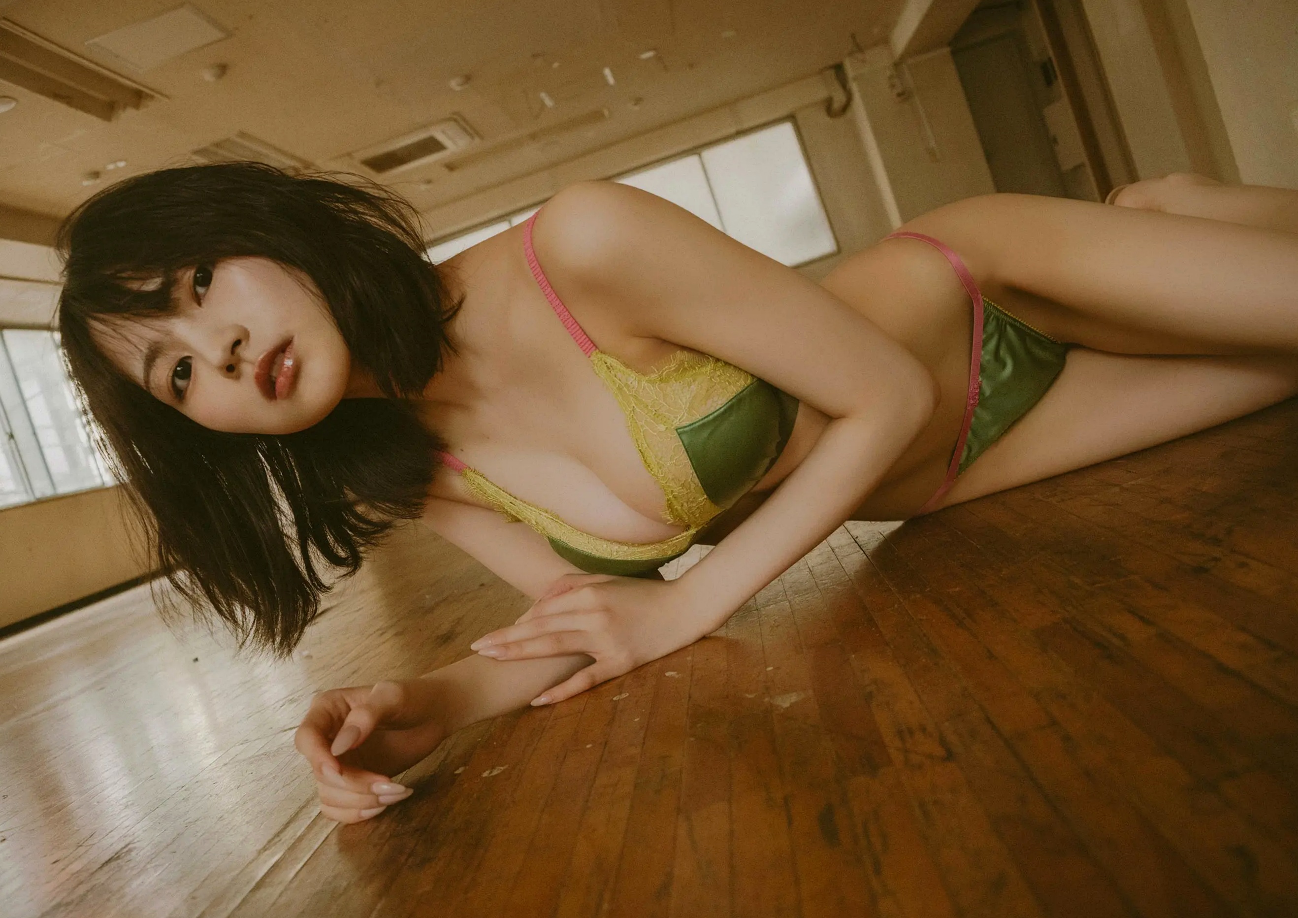 宇咲 - KEEP ON EYES [47P] 日本性感内衣比基尼复古私房写真