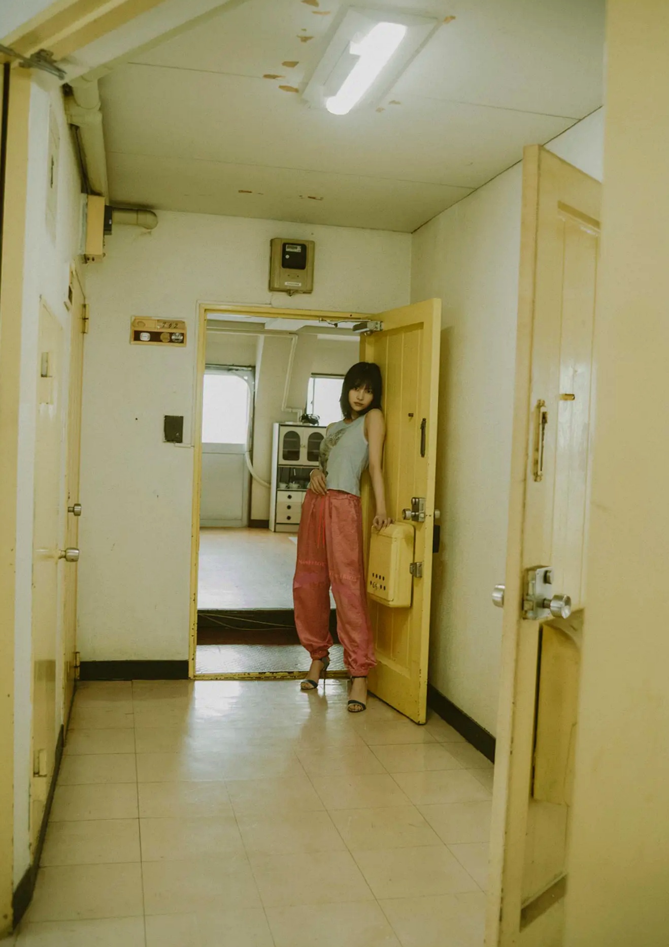 宇咲 - KEEP ON EYES [47P] 日本性感内衣比基尼复古私房写真