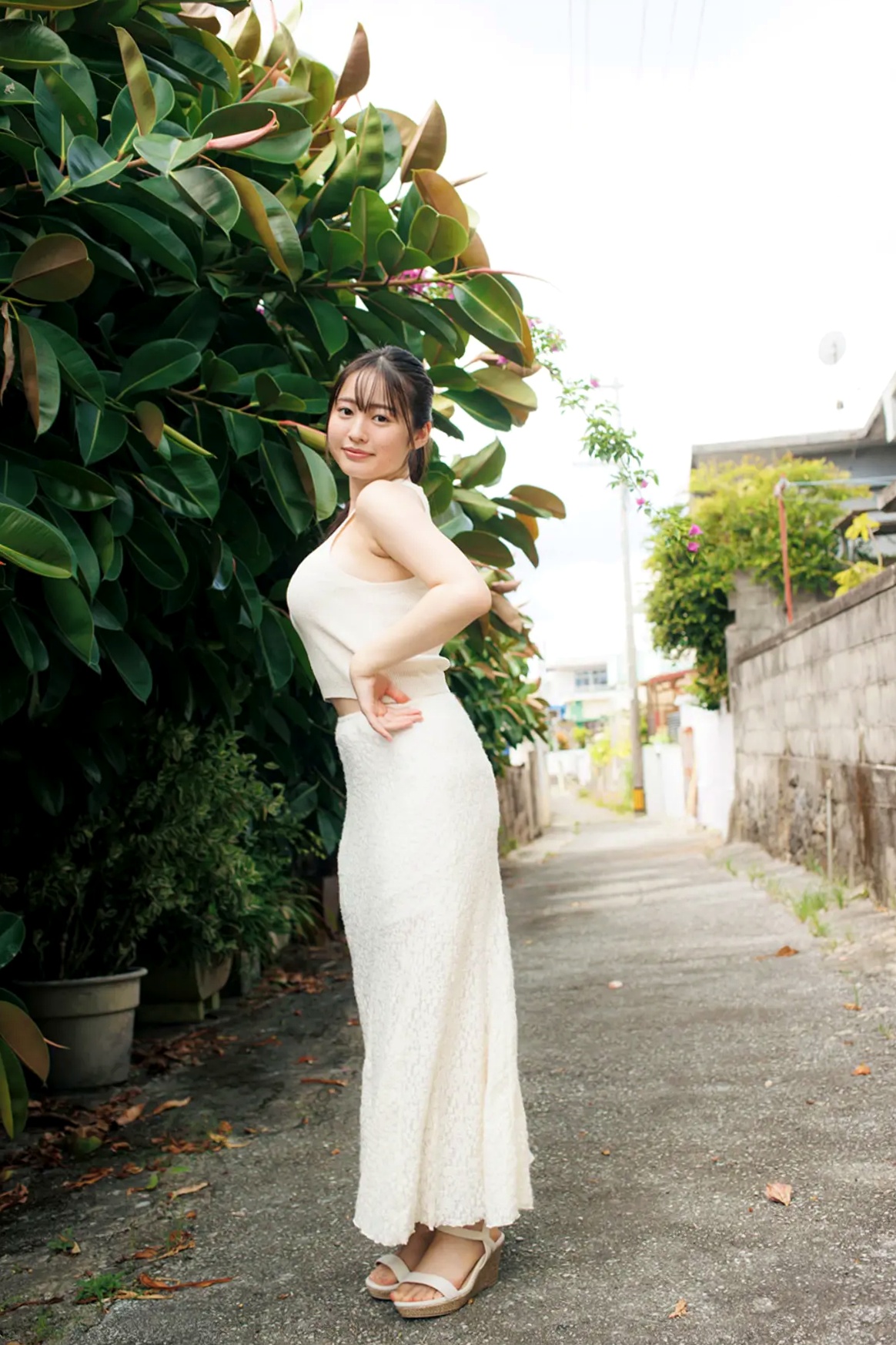 白濱美兎 - オトナ未満 [15P] 日本清纯美少女户外泳装与比基尼性感写真