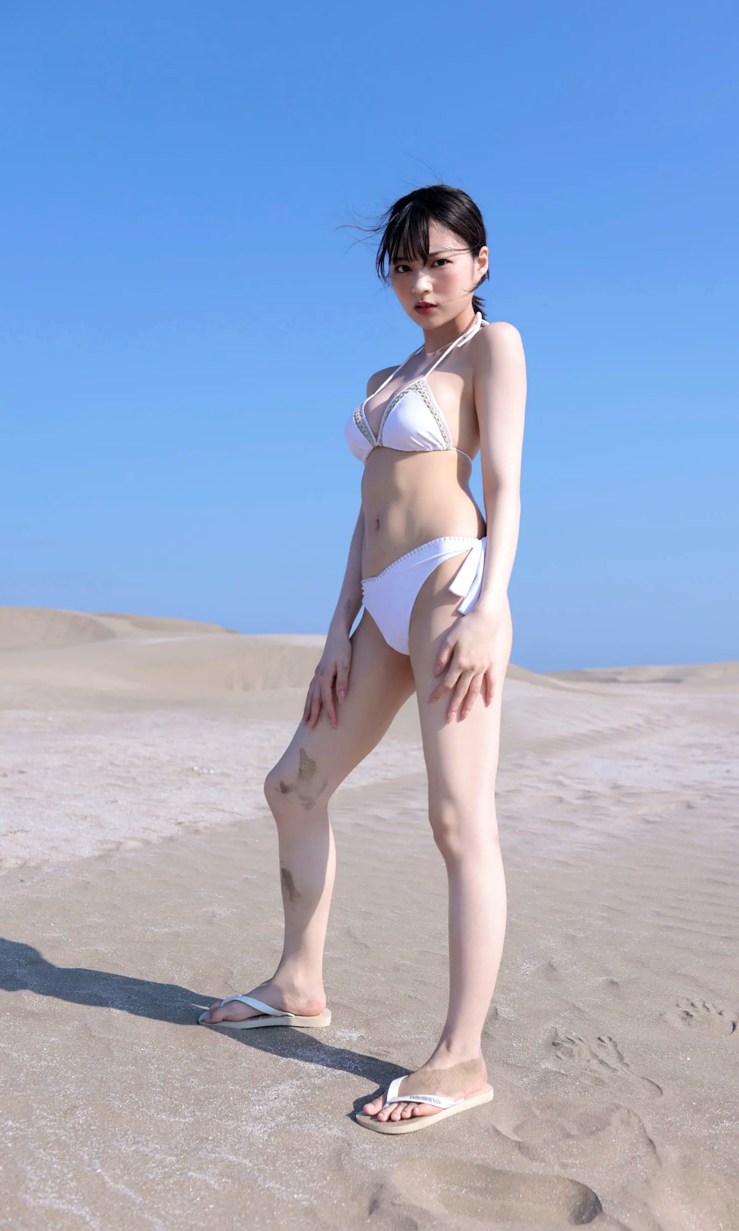 宇咲 - 荒野に咲く 户外草地性感比基尼与淋浴湿身写真 [52P]