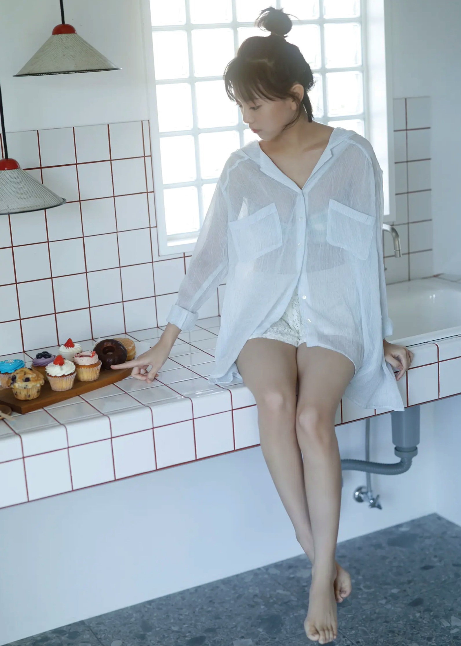 大熊杏優 - 阳光家居白色比基尼清纯性感写真[53P]