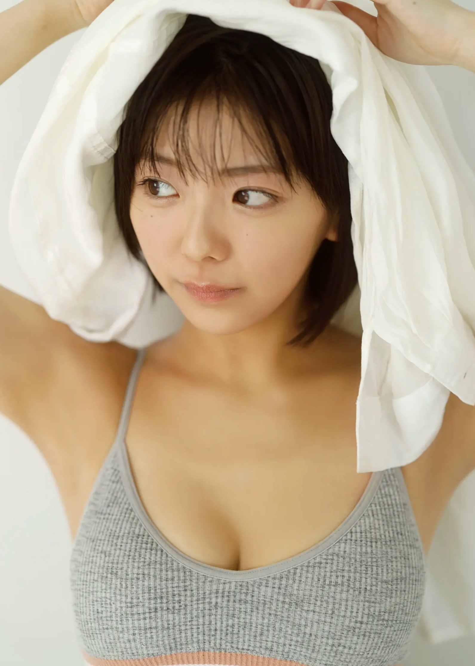 大熊杏優 - 阳光家居白色比基尼清纯性感写真[53P]