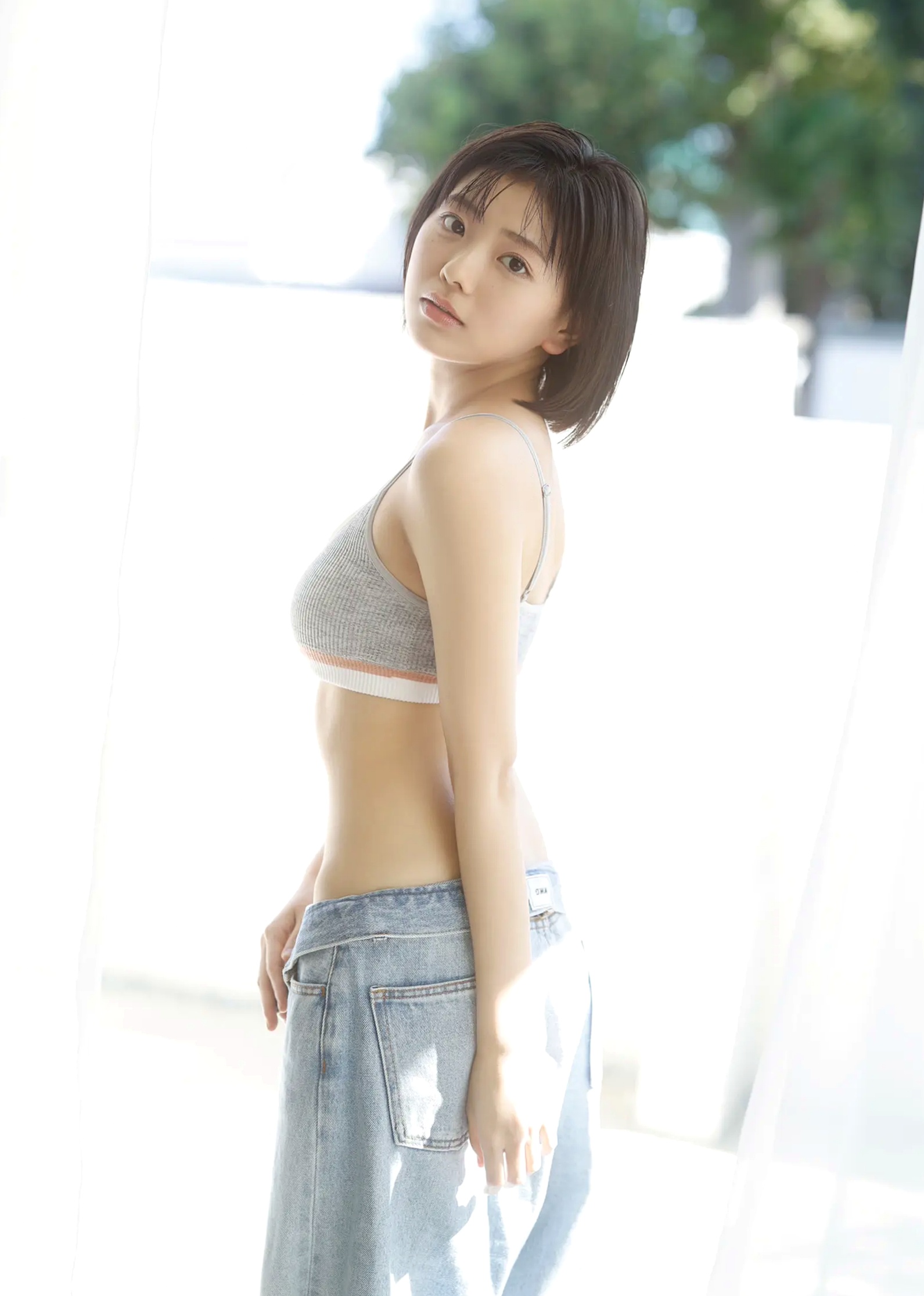 大熊杏優 - 阳光家居白色比基尼清纯性感写真[53P]