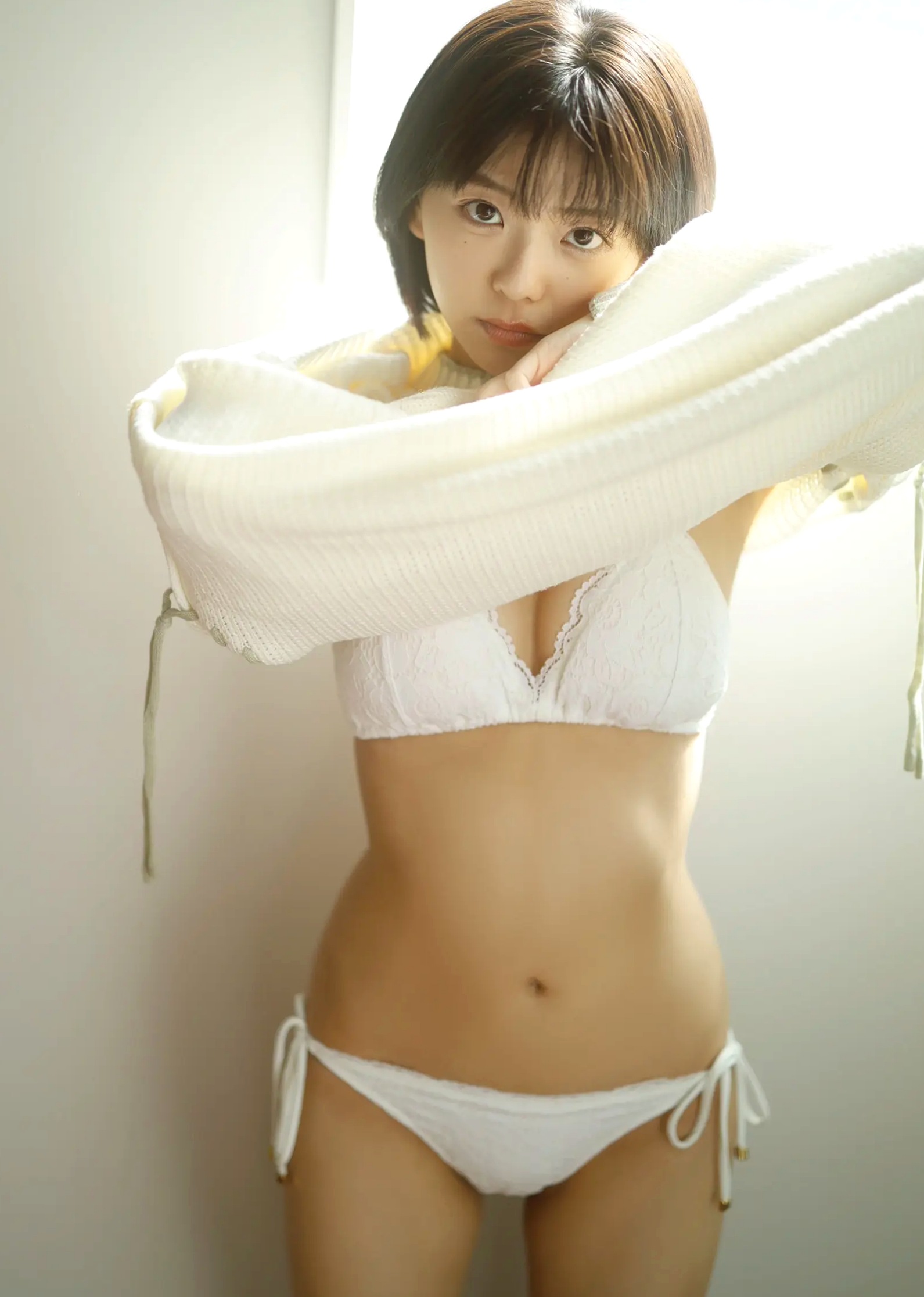 大熊杏優 - 阳光家居白色比基尼清纯性感写真[53P]