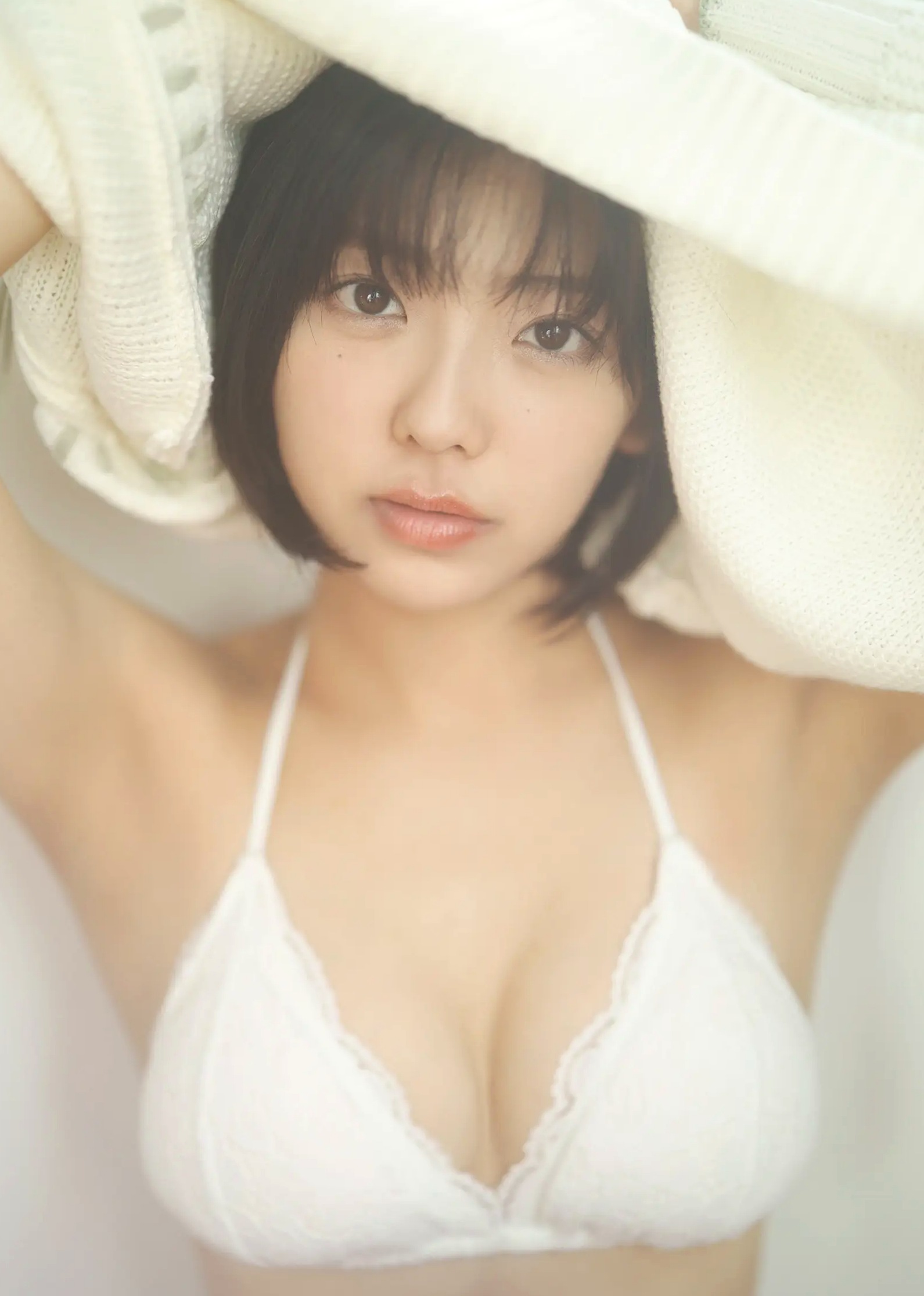 大熊杏優 - 阳光家居白色比基尼清纯性感写真[53P]