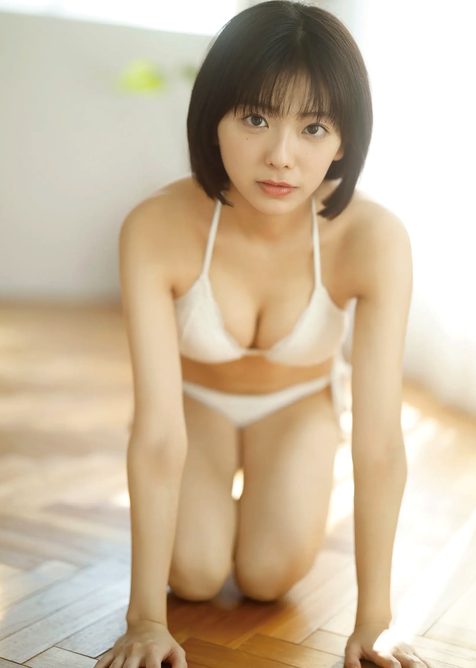 大熊杏優 - 阳光家居白色比基尼清纯性感写真[53P]