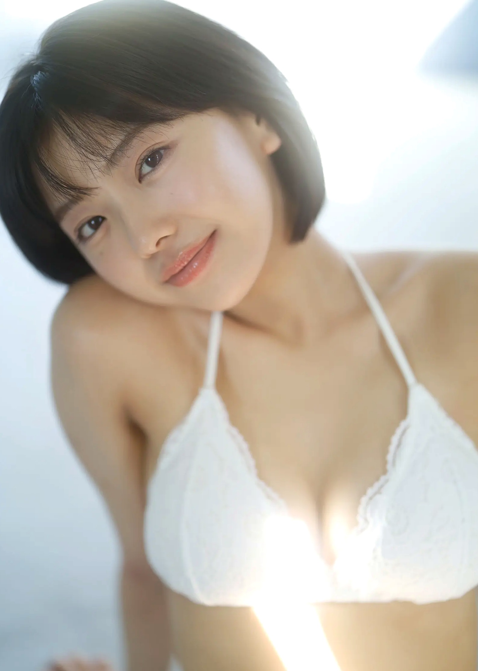 大熊杏優 - 阳光家居白色比基尼清纯性感写真[53P]