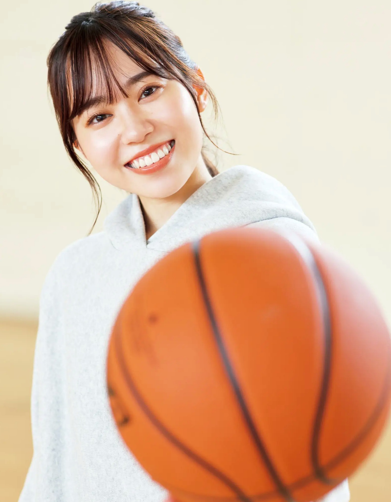 Gallery - 伊達さゆり写真集《あしあと》：清纯治愈系家居与沙滩戏水写真 [109P]日本清新治愈系家居沙滩 女神私房照_秀色女神 - image 5