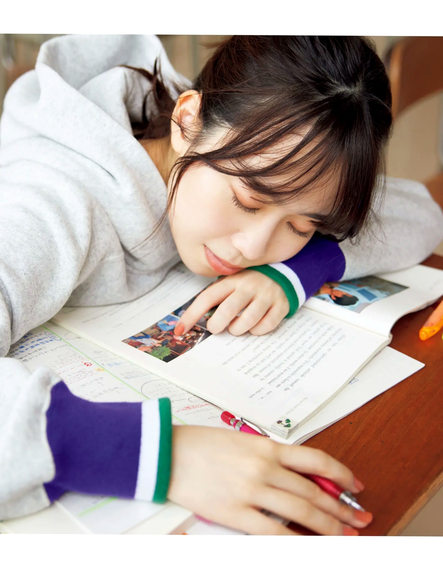 Gallery - 伊達さゆり写真集《あしあと》：清纯治愈系家居与沙滩戏水写真 [109P]日本清新治愈系家居沙滩 女神私房照_秀色女神 - image 11