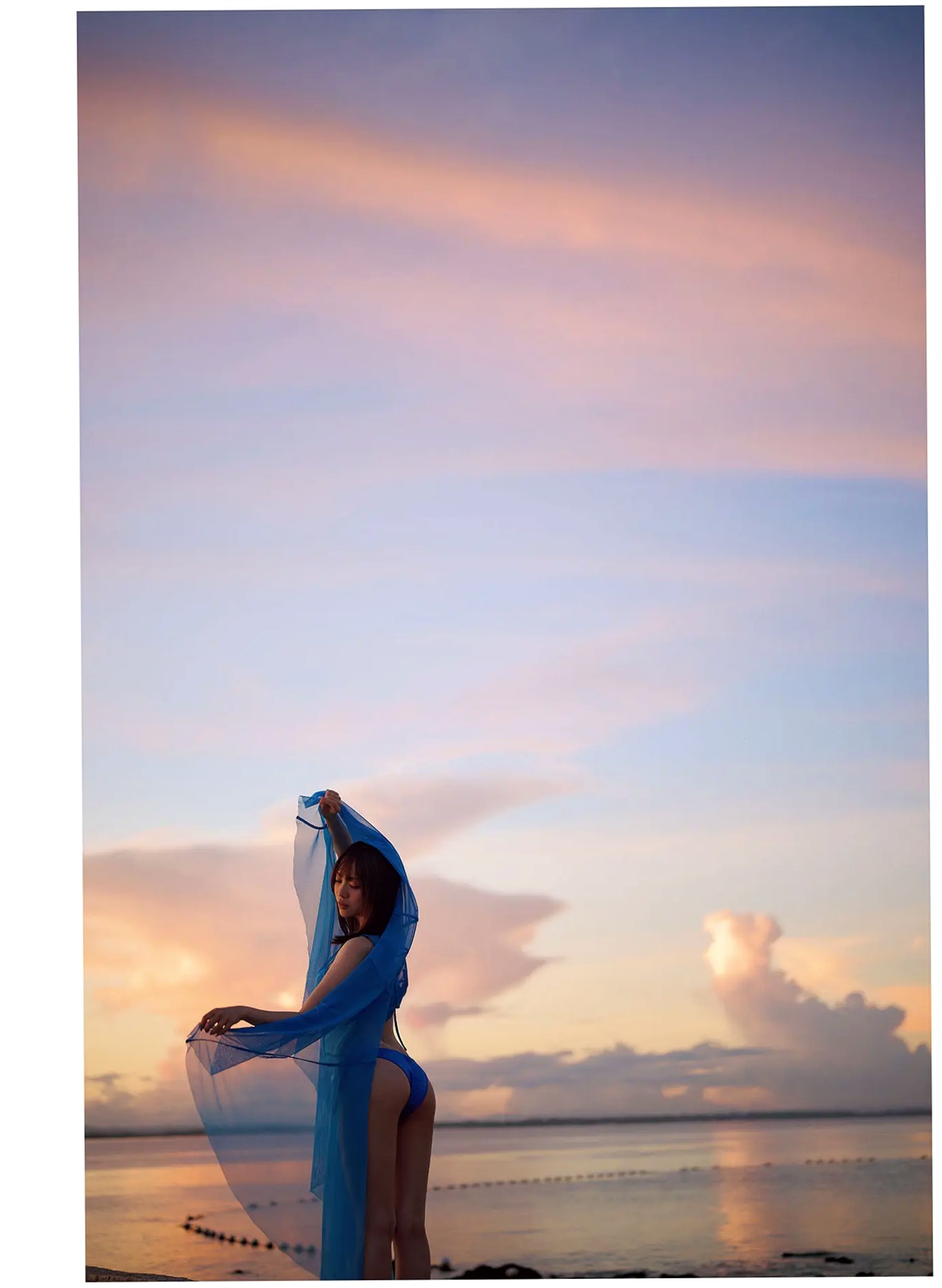 宮田愛萌 - Lilas写真集 [152P]：日本女神浴室湿身私房诱惑与清纯家居写真