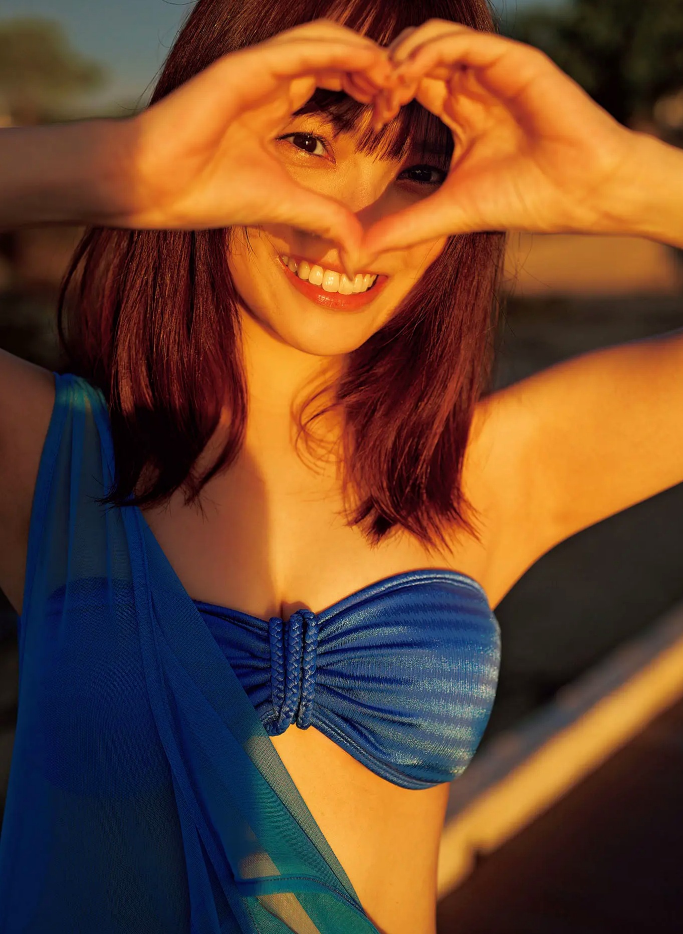 宮田愛萌 - Lilas写真集 [152P]：日本女神浴室湿身私房诱惑与清纯家居写真