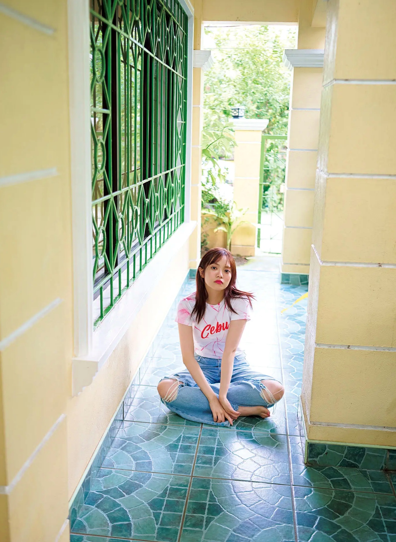 宮田愛萌 - Lilas写真集 [152P]：日本女神浴室湿身私房诱惑与清纯家居写真