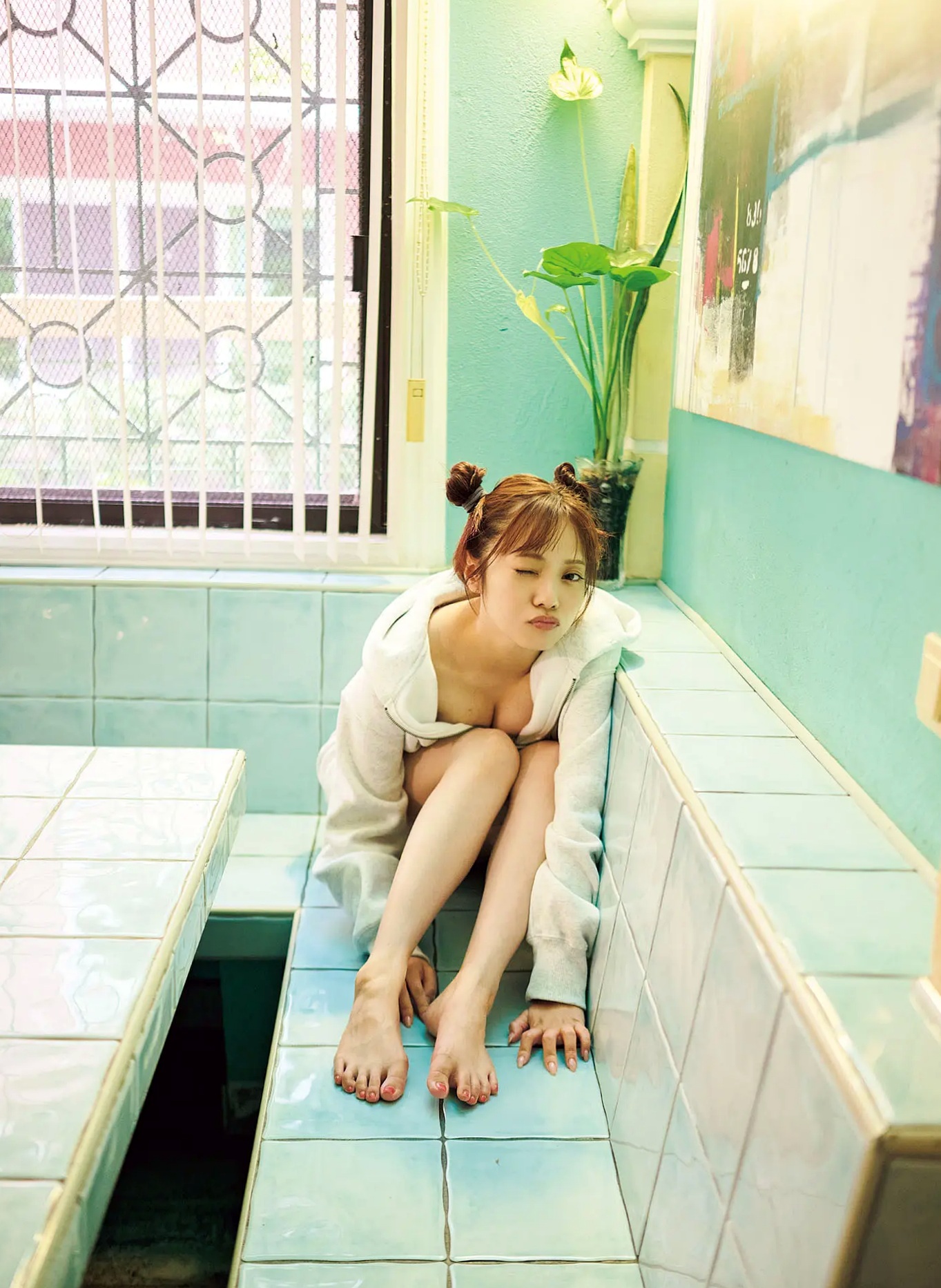 宮田愛萌 - Lilas写真集 [152P]：日本女神浴室湿身私房诱惑与清纯家居写真