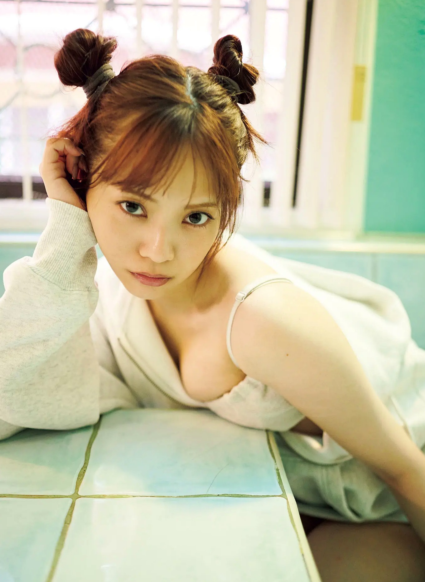 宮田愛萌 - Lilas写真集 [152P]：日本女神浴室湿身私房诱惑与清纯家居写真