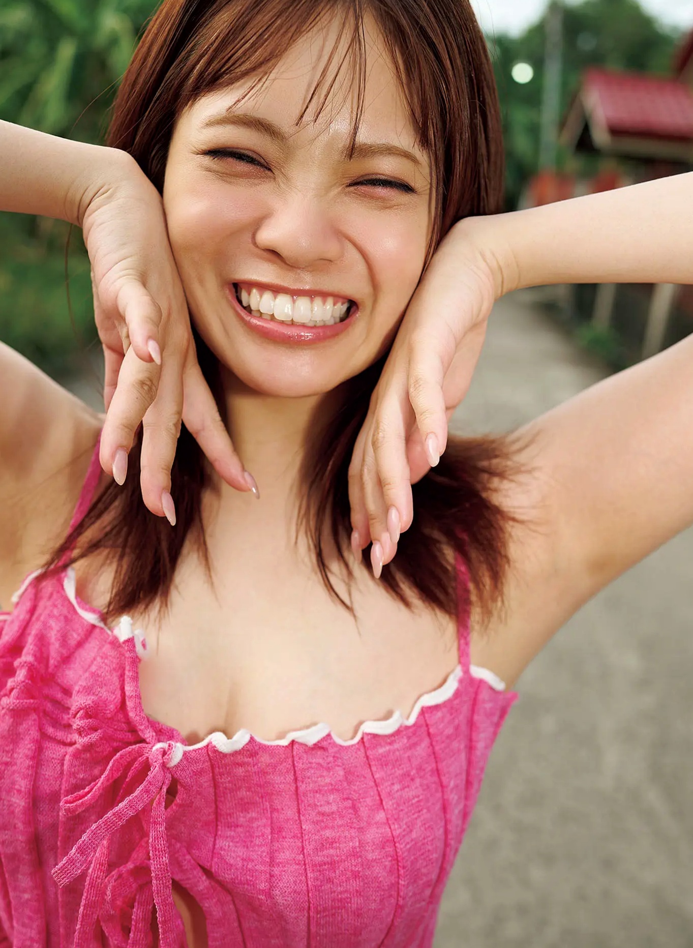 宮田愛萌 - Lilas写真集 [152P]：日本女神浴室湿身私房诱惑与清纯家居写真