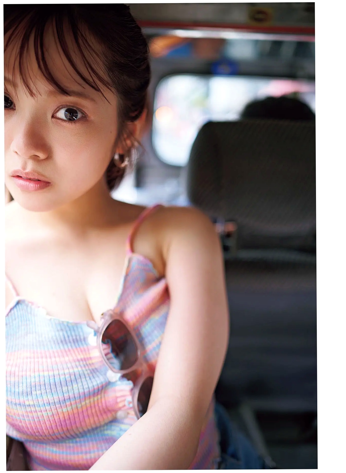 宮田愛萌 - Lilas写真集 [152P]：日本女神浴室湿身私房诱惑与清纯家居写真