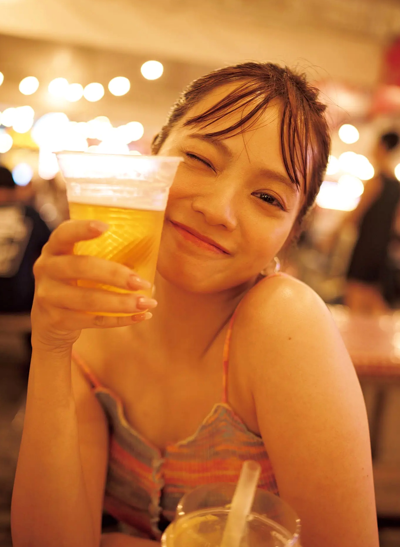 宮田愛萌 - Lilas写真集 [152P]：日本女神浴室湿身私房诱惑与清纯家居写真