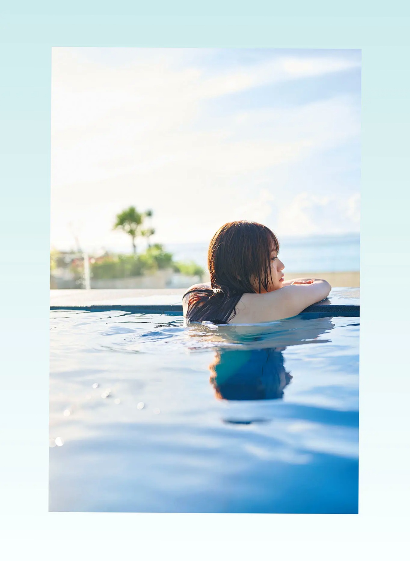 宮田愛萌 - Lilas写真集 [152P]：日本女神浴室湿身私房诱惑与清纯家居写真