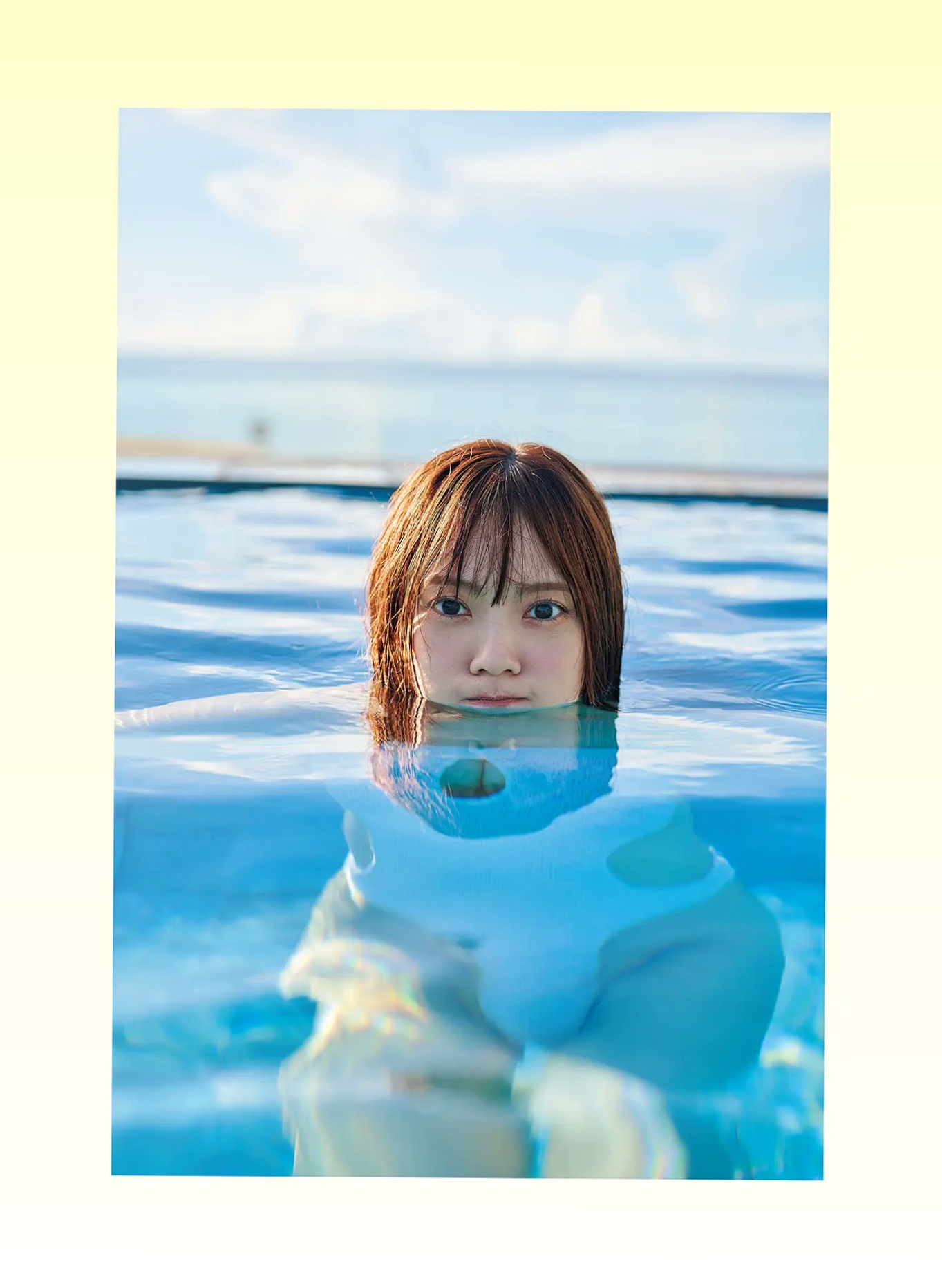 宮田愛萌 - Lilas写真集 [152P]：日本女神浴室湿身私房诱惑与清纯家居写真