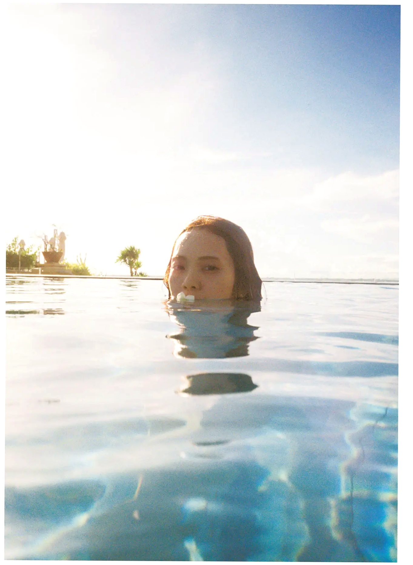 宮田愛萌 - Lilas写真集 [152P]：日本女神浴室湿身私房诱惑与清纯家居写真