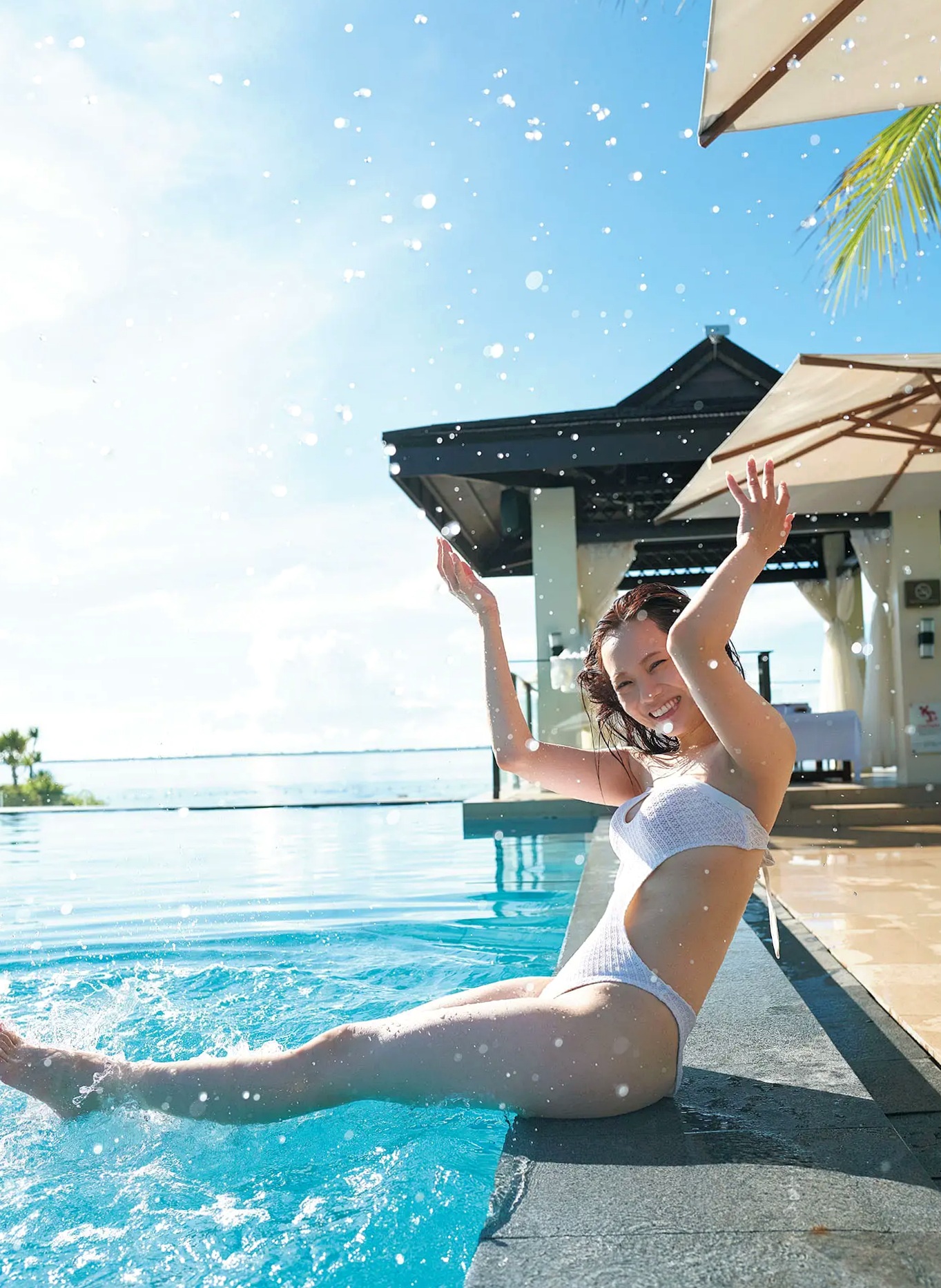 宮田愛萌 - Lilas写真集 [152P]：日本女神浴室湿身私房诱惑与清纯家居写真