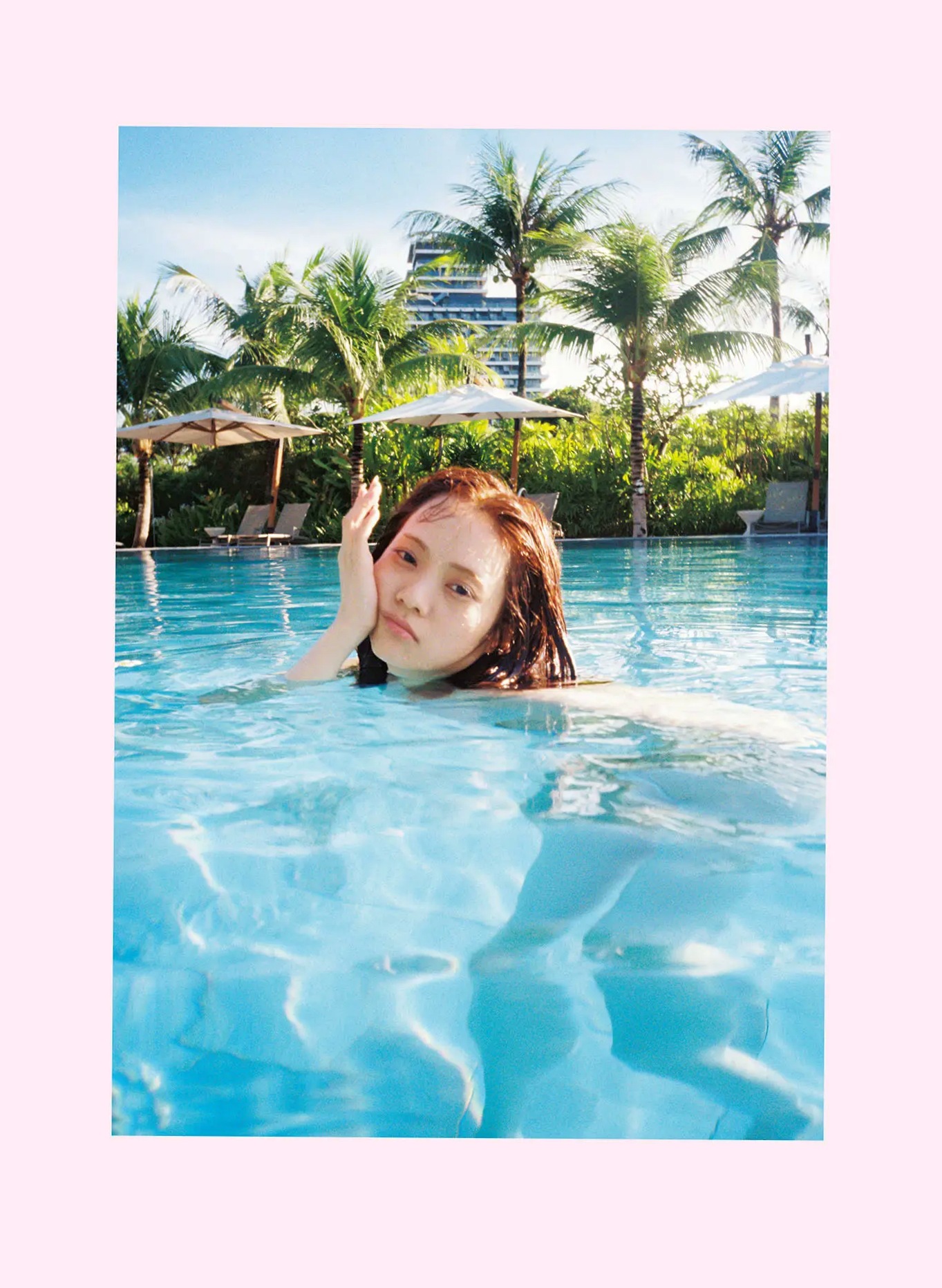 宮田愛萌 - Lilas写真集 [152P]：日本女神浴室湿身私房诱惑与清纯家居写真